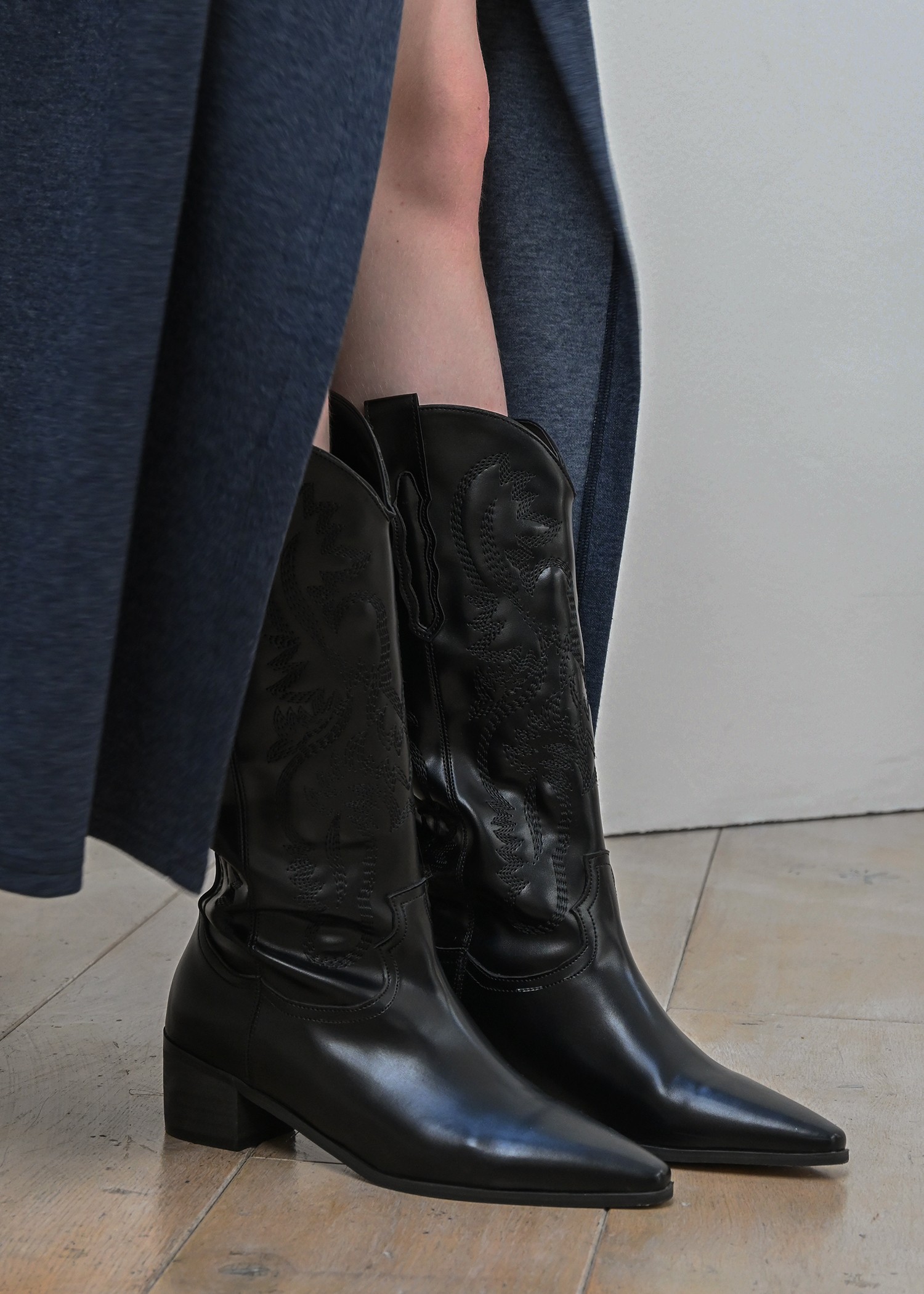 embroidery western boots