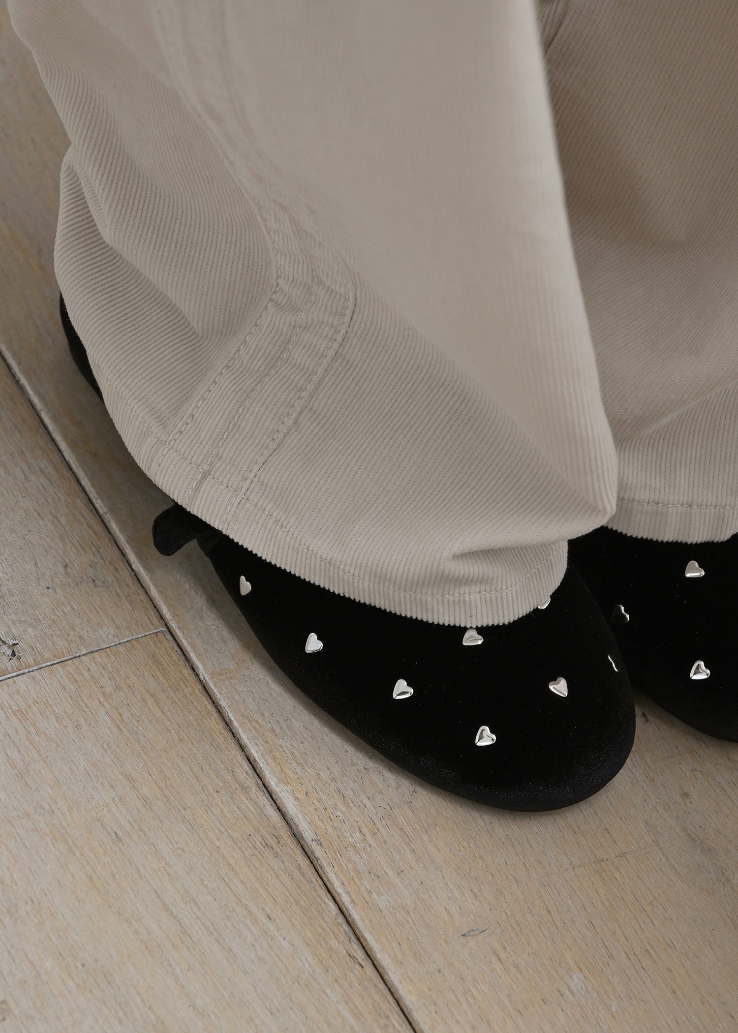 heart studs strap ballet shoes