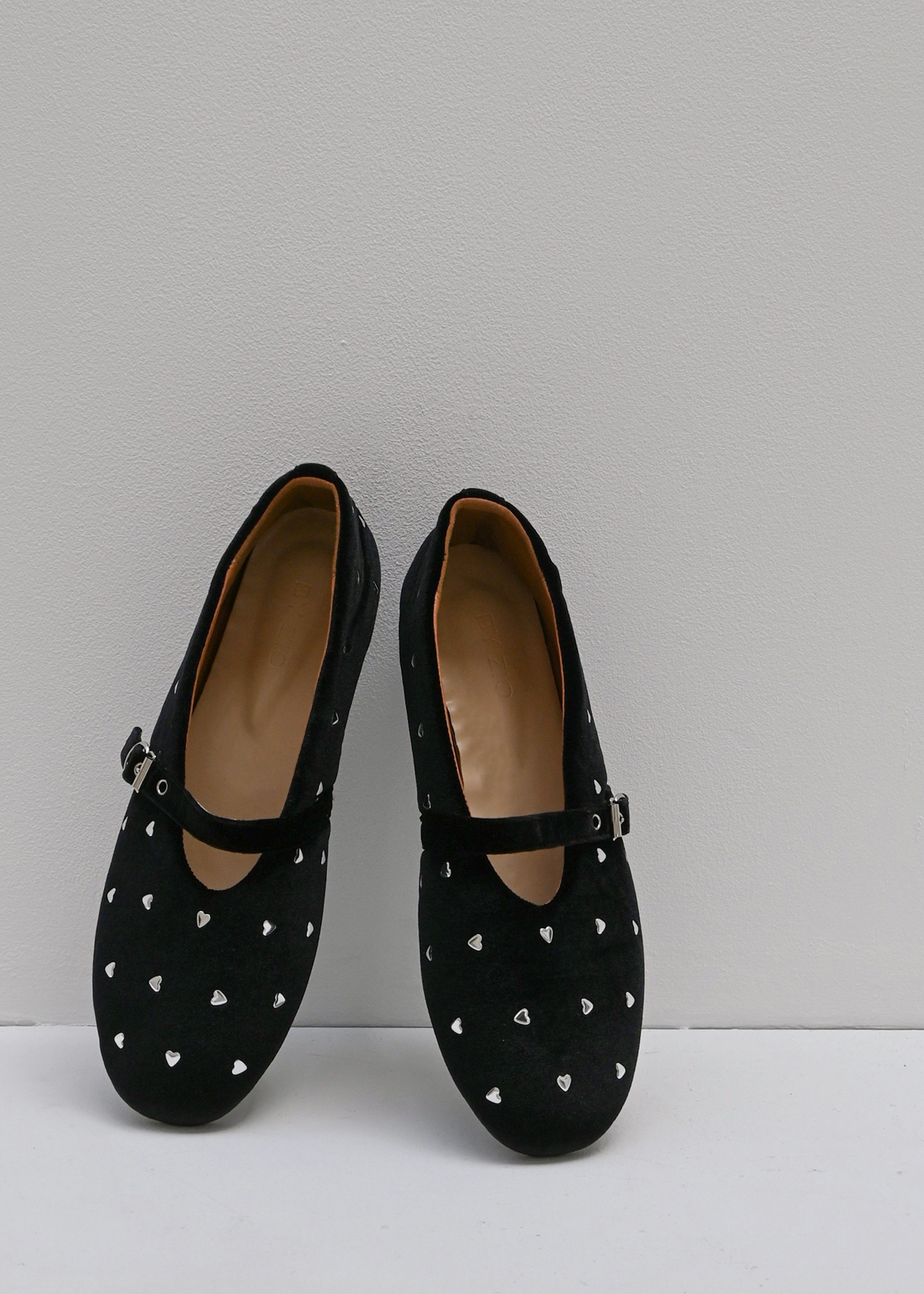 heart studs strap ballet shoes
