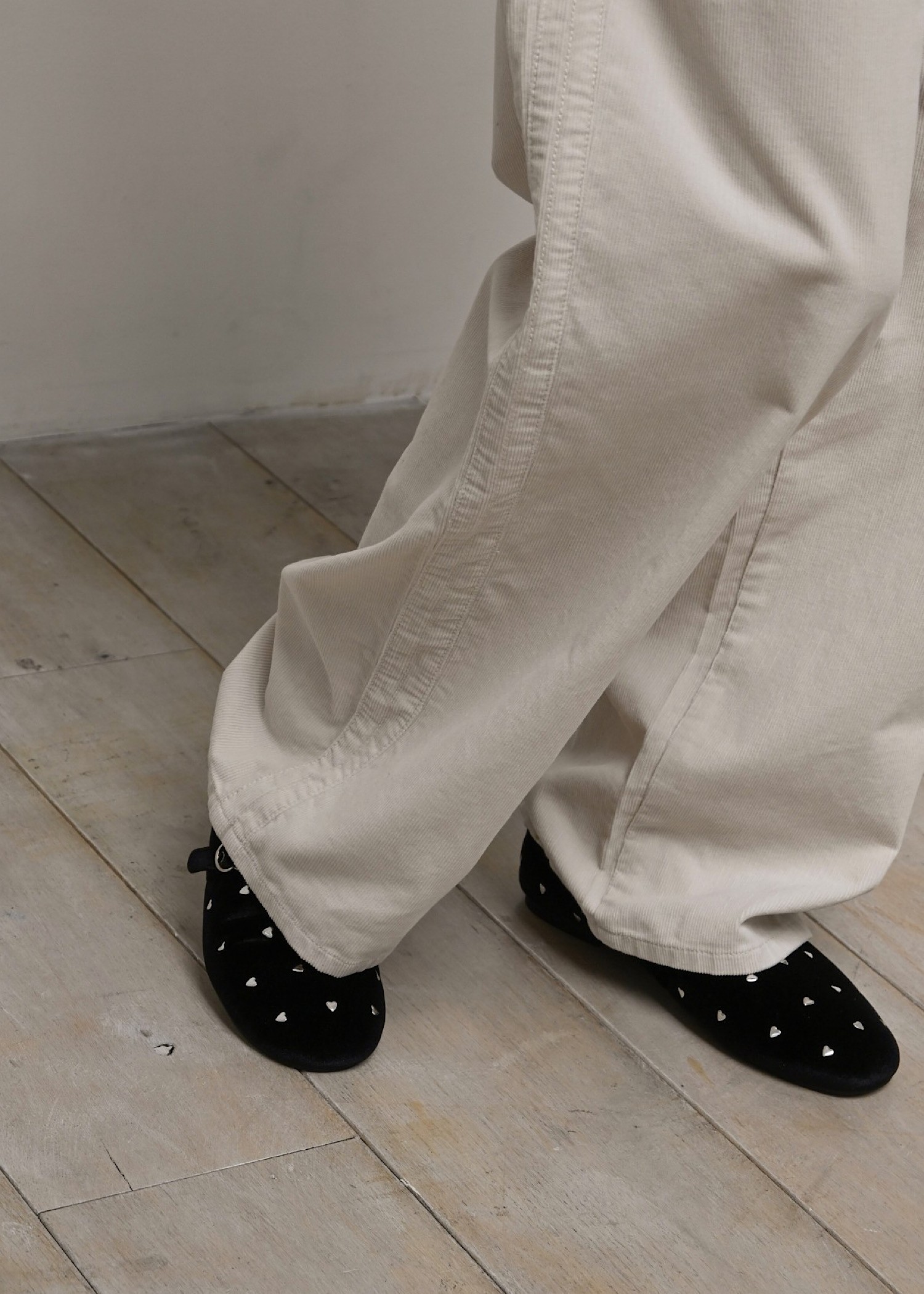 heart studs strap ballet shoes