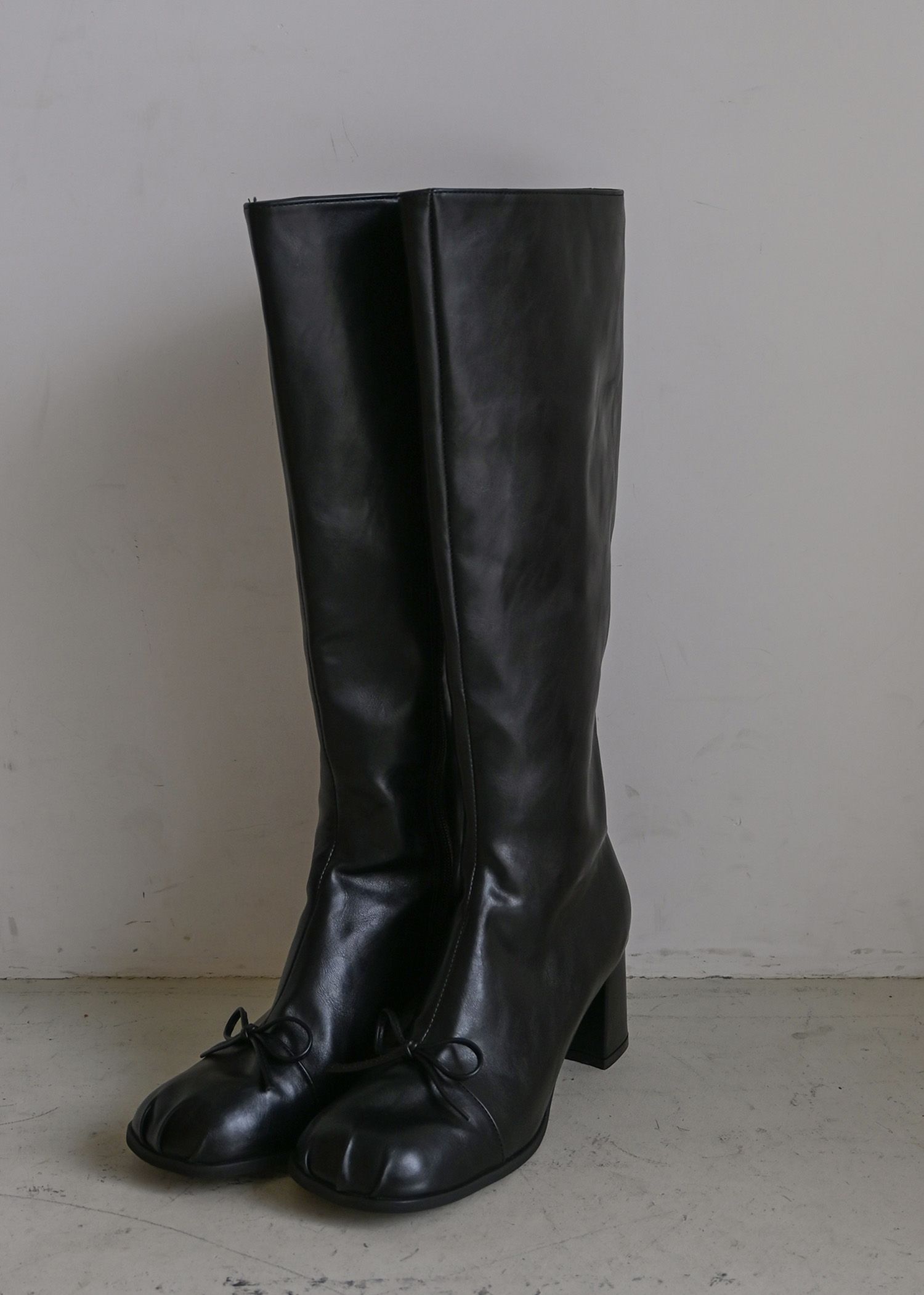 front bow long boots