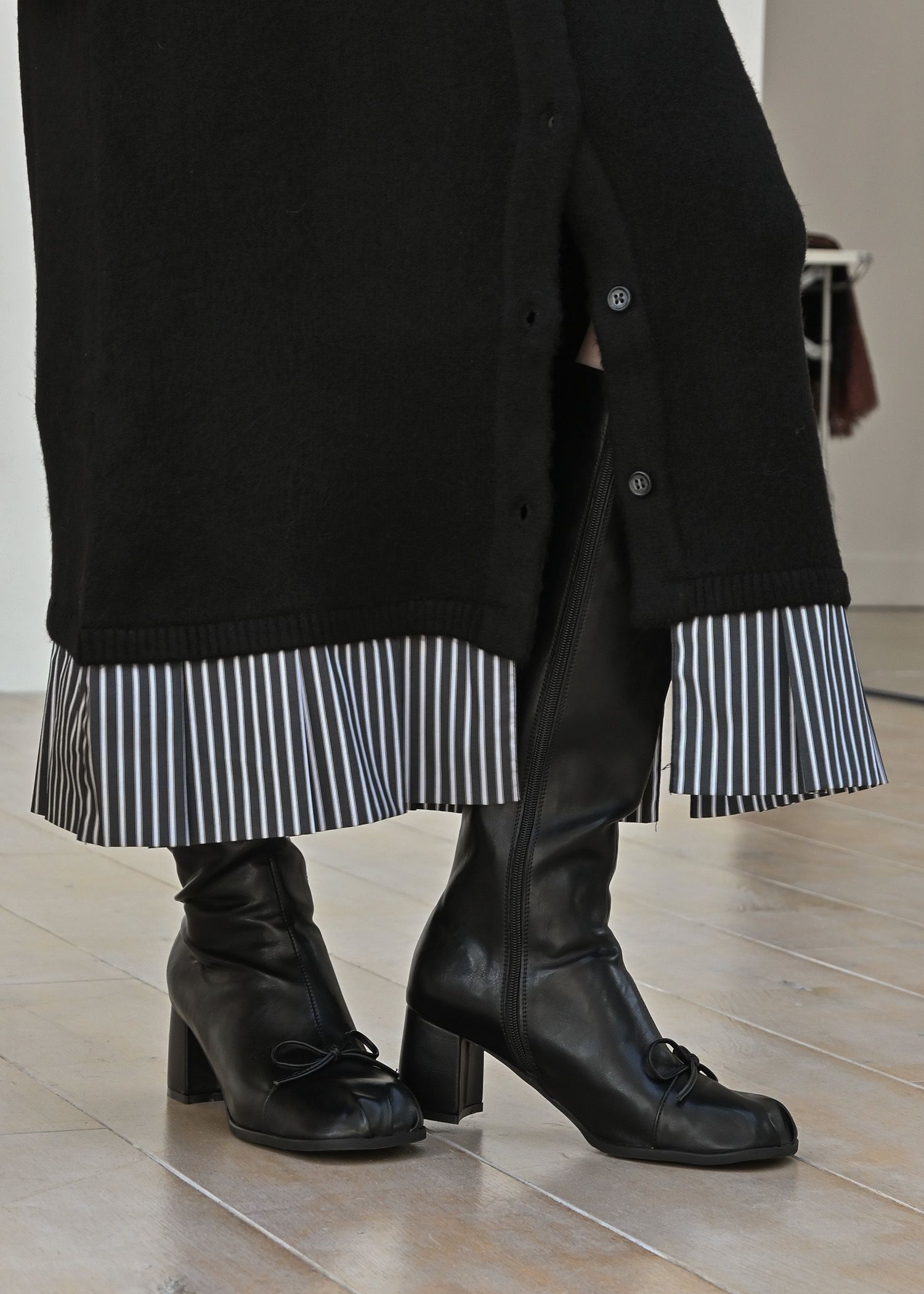 front bow long boots