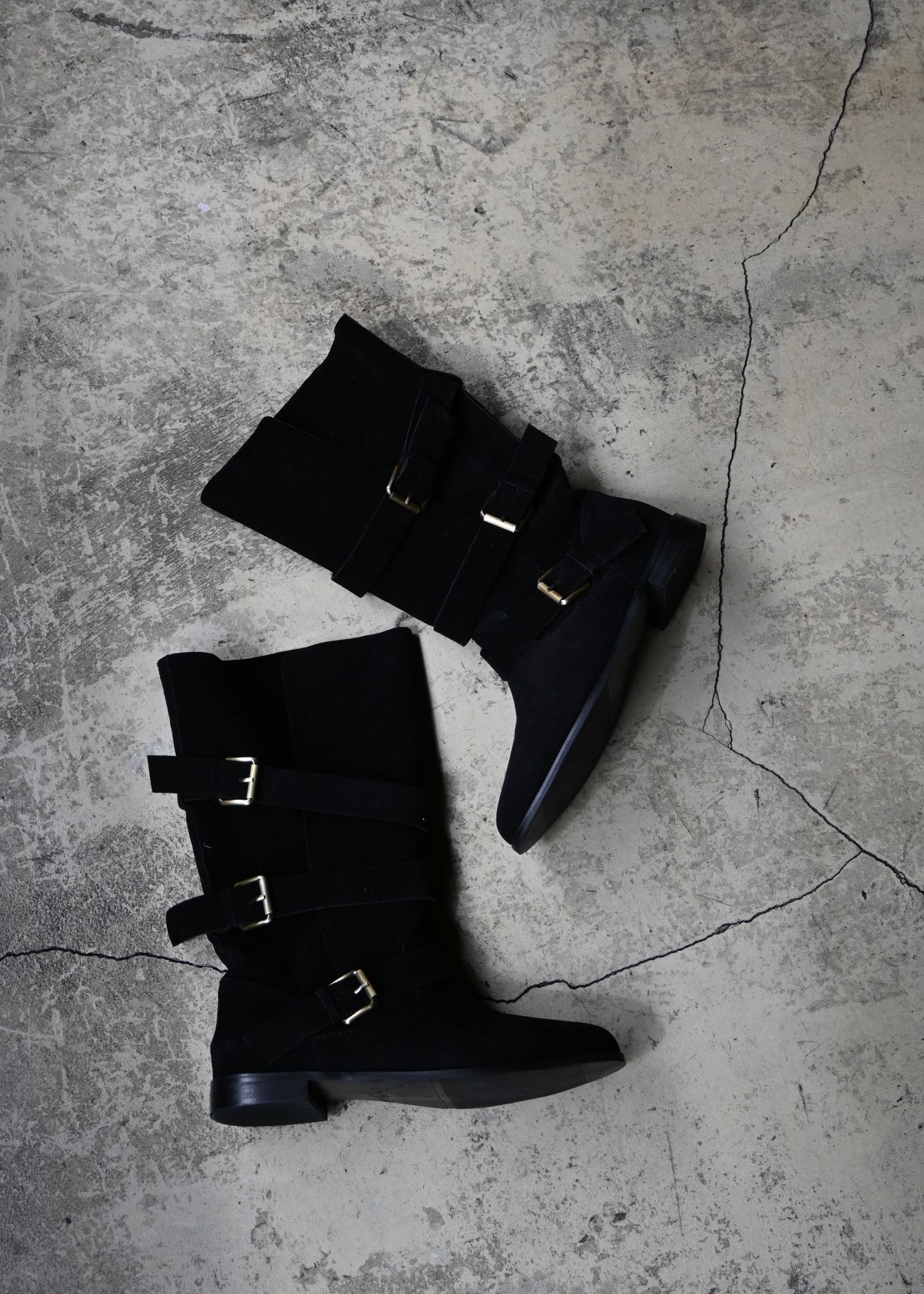 suede like side belt boots