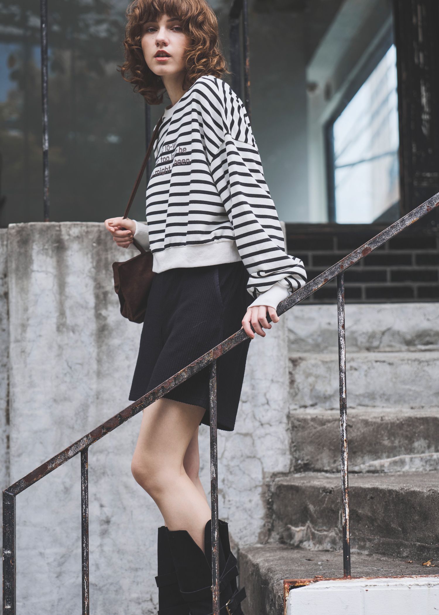 suede like side belt boots