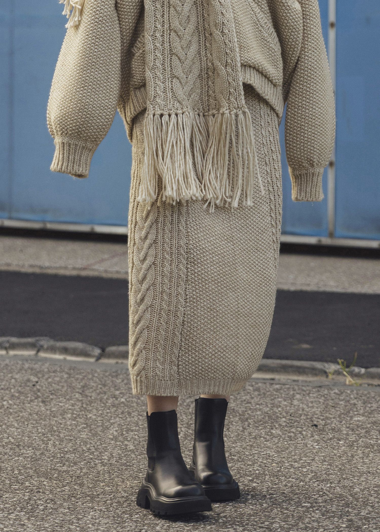 side cable coarse knit pencil SK