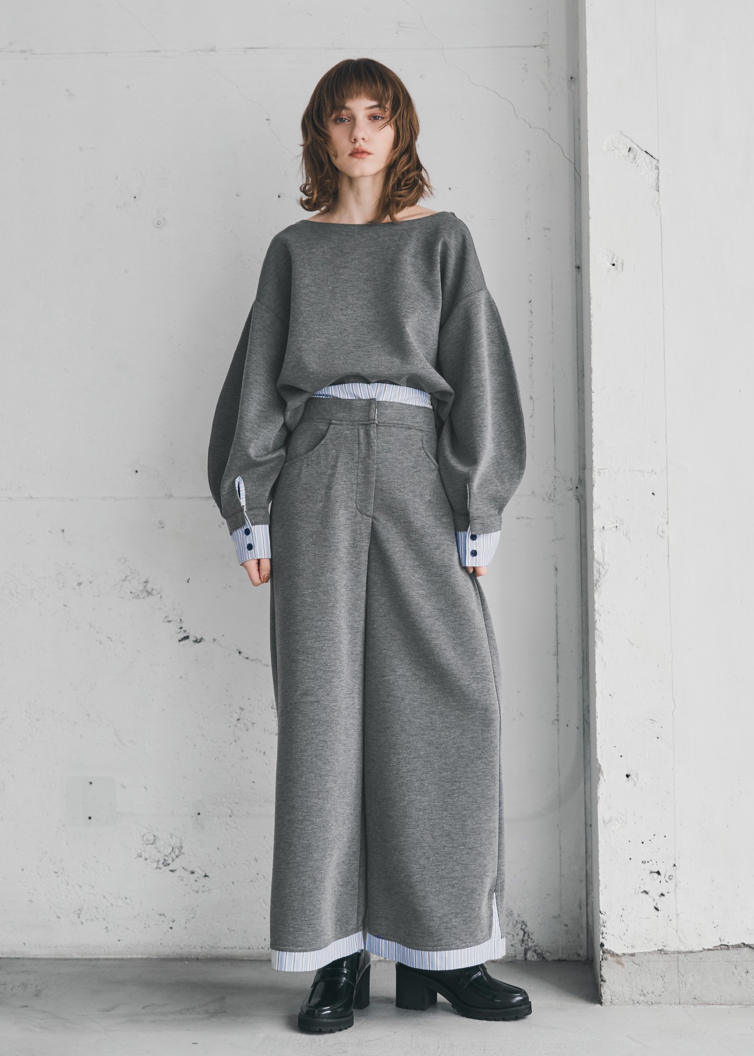 美品✨ウィルフリー　24AW　オーガンジードッキングスウェット　グレー　ブラック WILLFULLY official web store（ウィルフリーコウシキツウハン