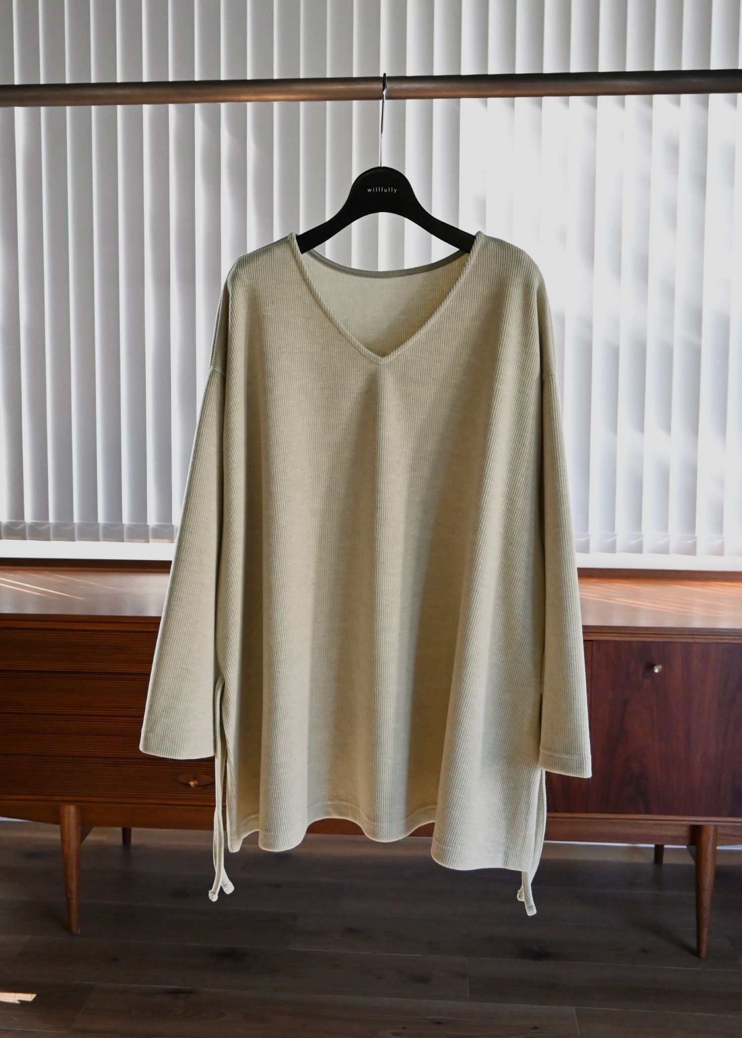 side ribbon tuck bell sleeve rib tops