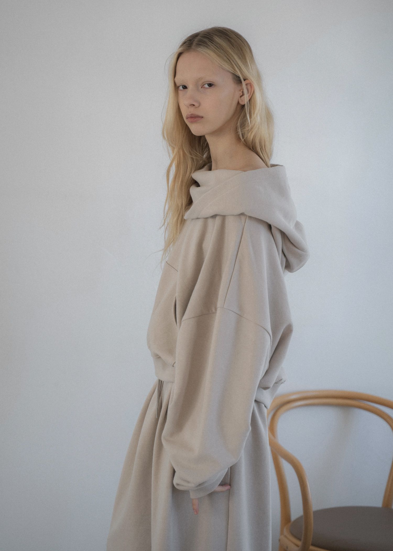 off shoulder cropped hoodie sweat