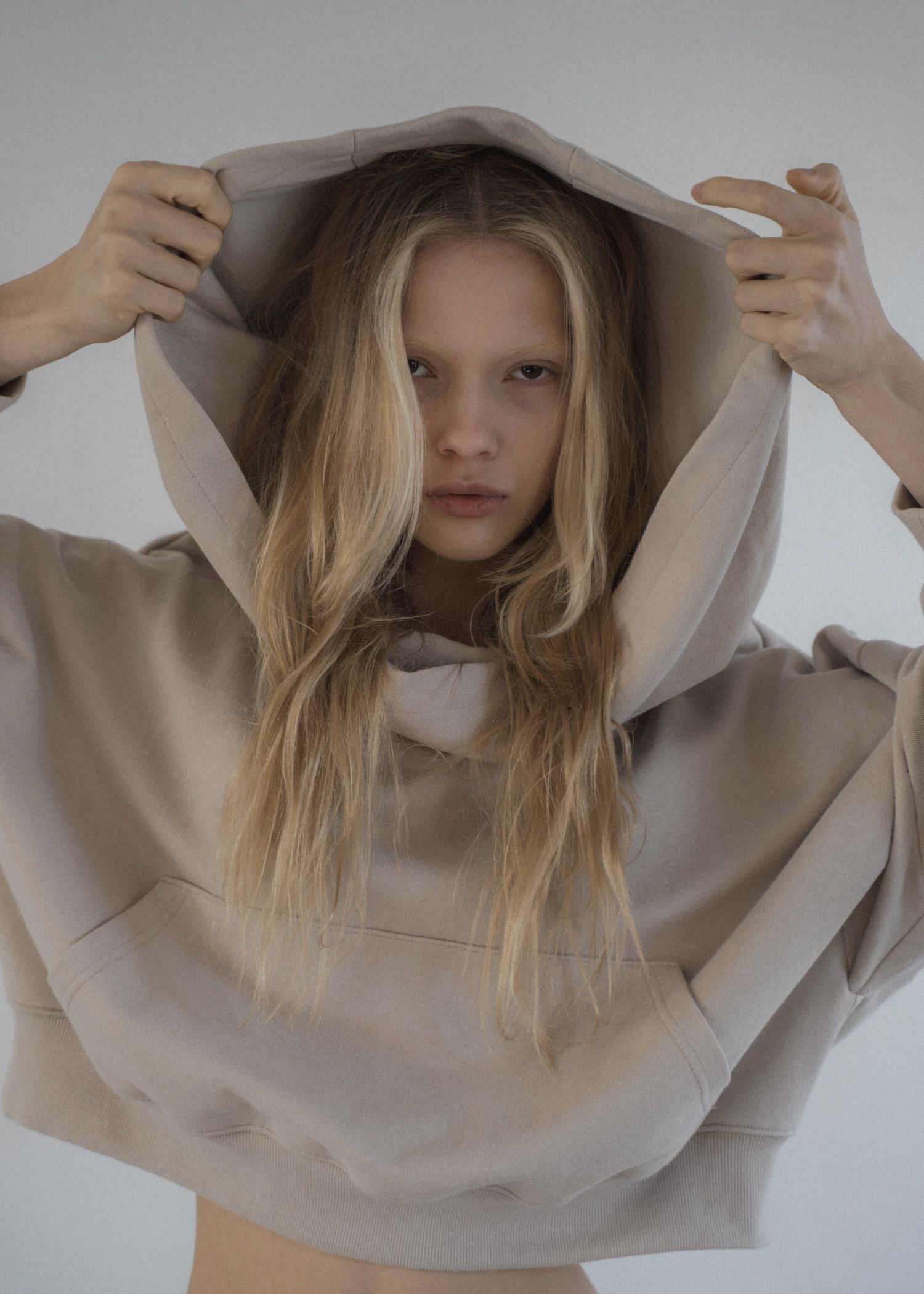 off shoulder cropped hoodie sweat