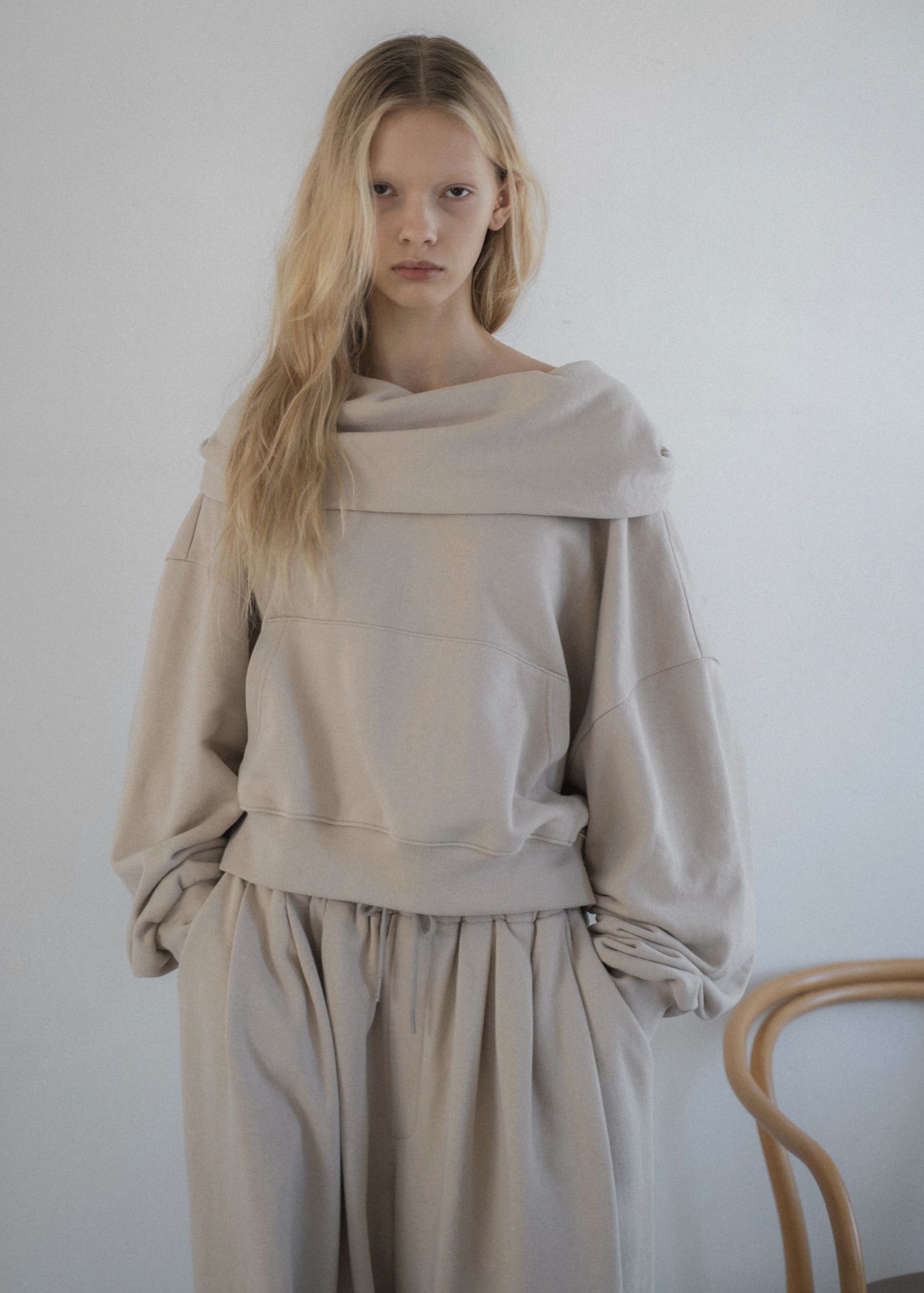 off shoulder cropped hoodie sweat