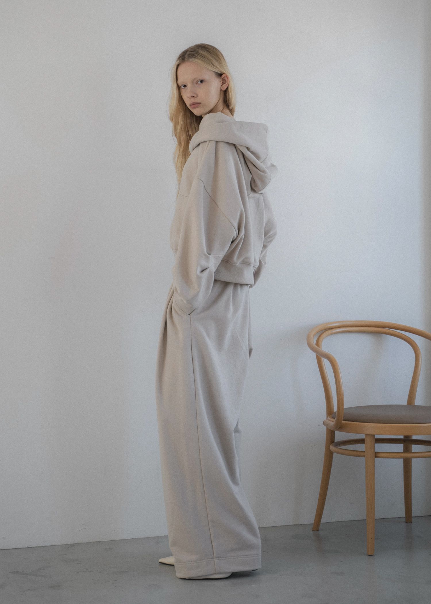 off shoulder cropped hoodie sweat