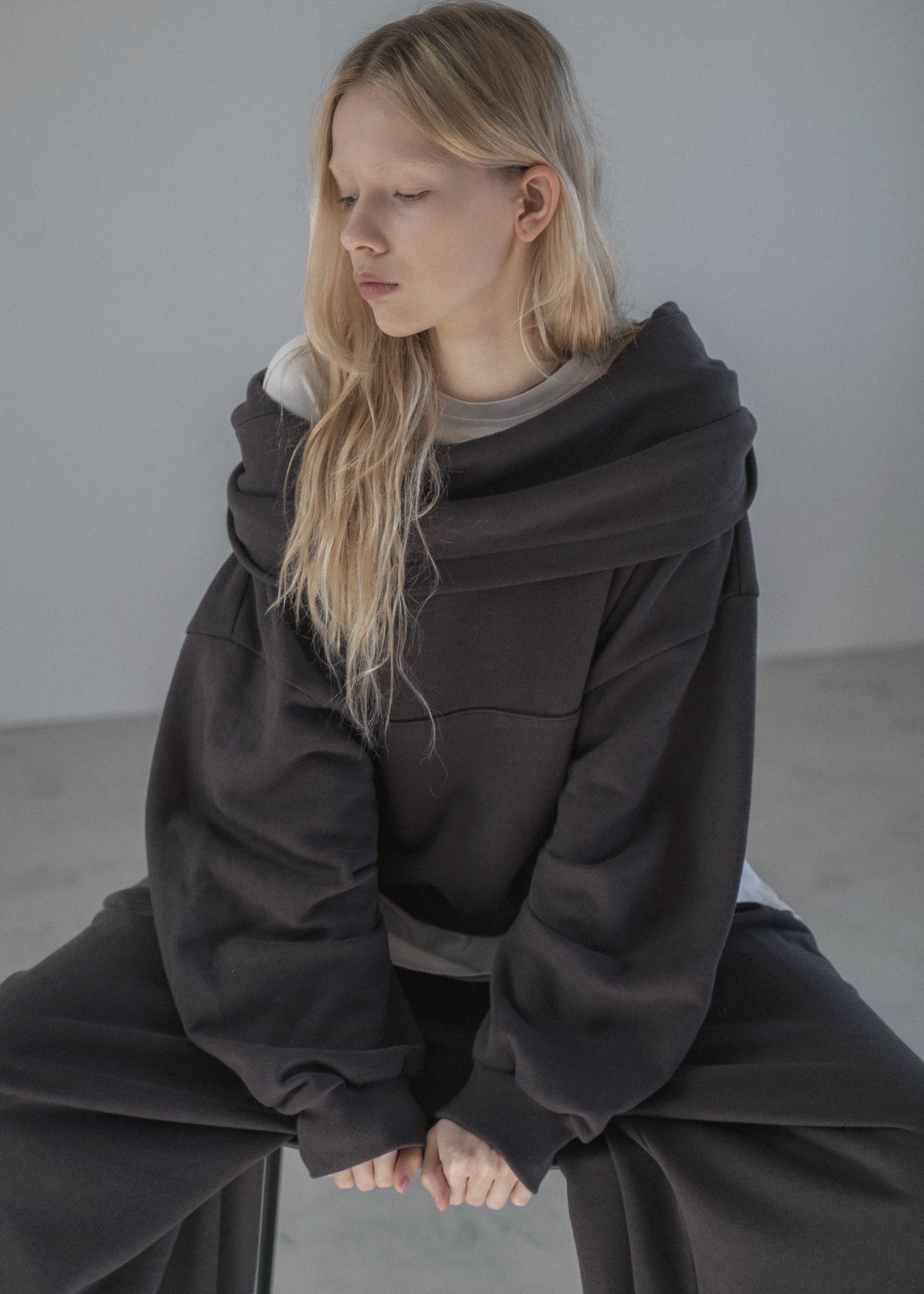 off shoulder cropped hoodie sweat