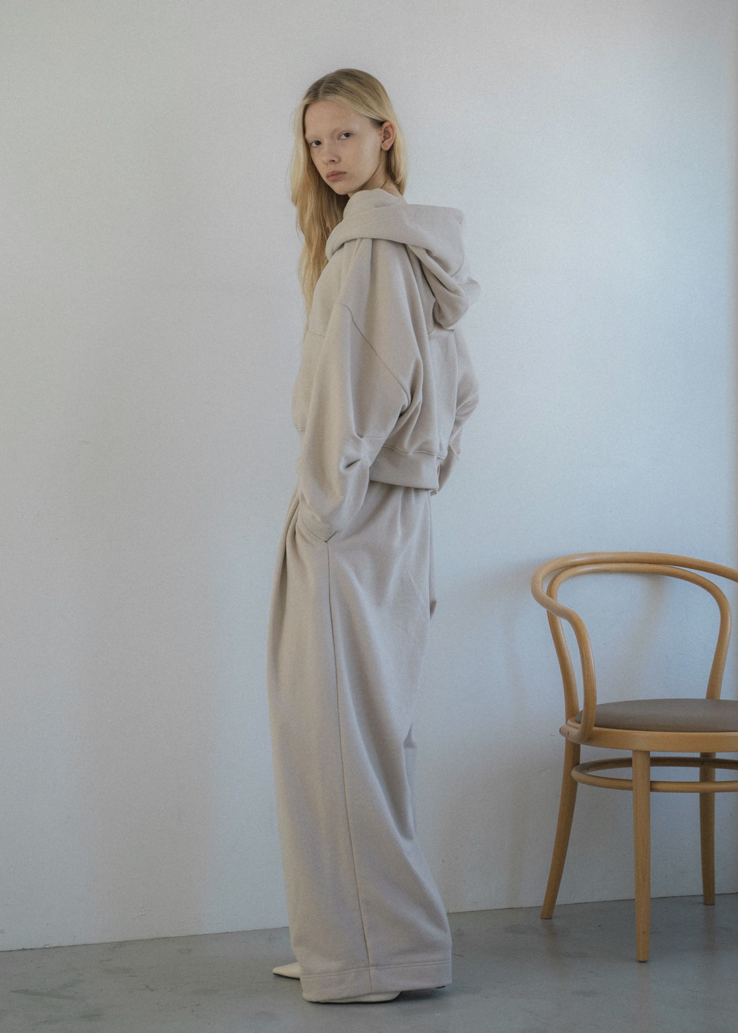 off shoulder cropped hoodie sweat