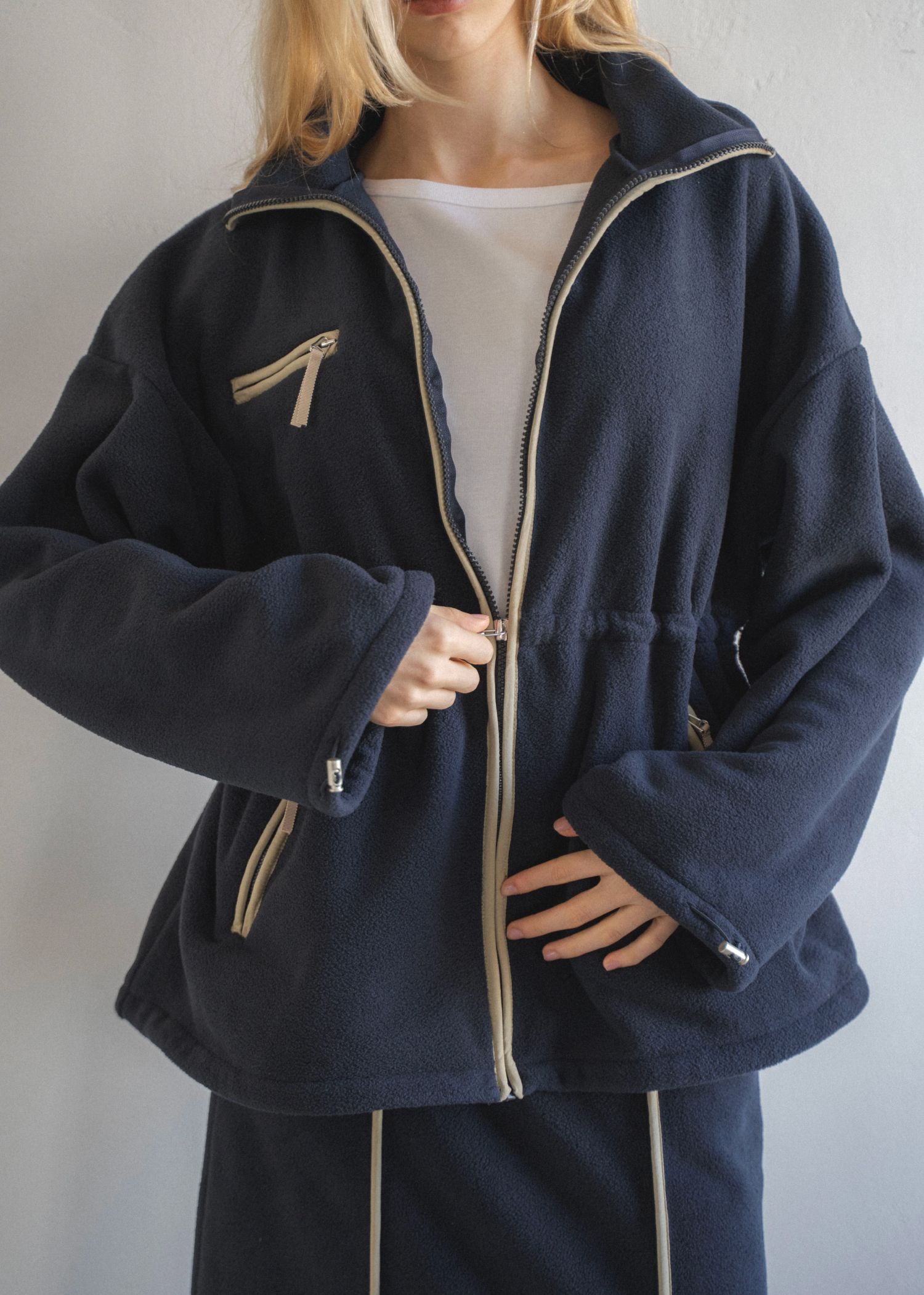 bi color piping fleece drawstring tops