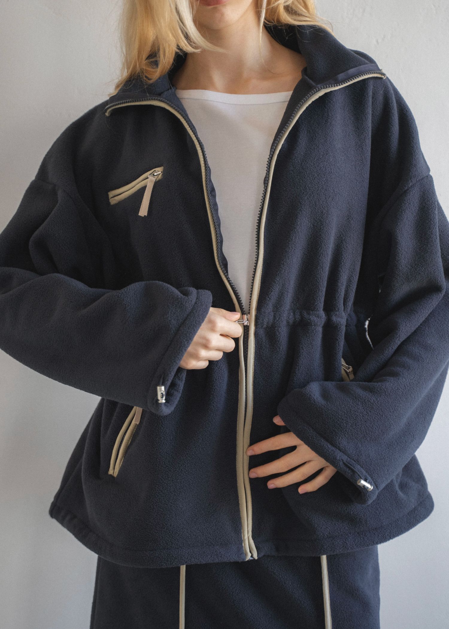 bi color piping fleece drawstring tops