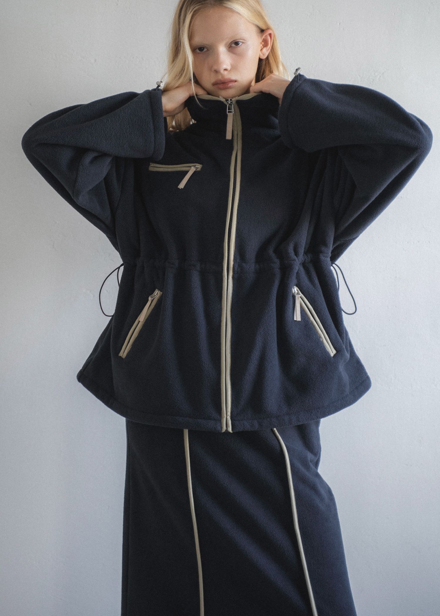 bi color piping fleece drawstring tops