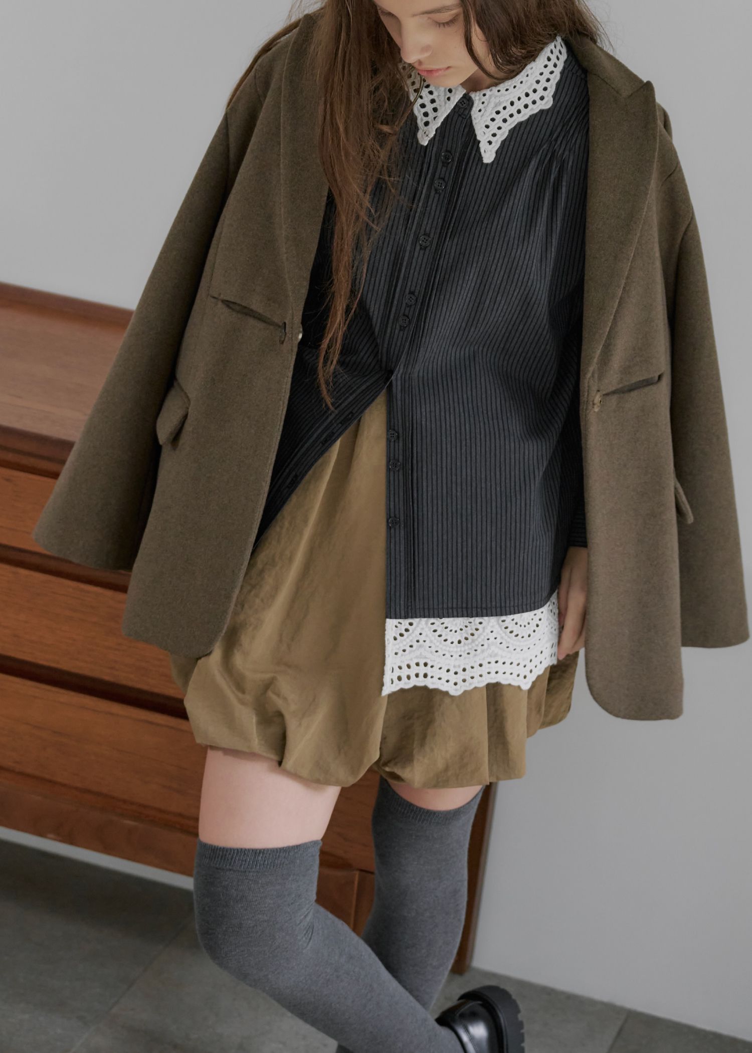 lace collar hem shoulder pintuck SH