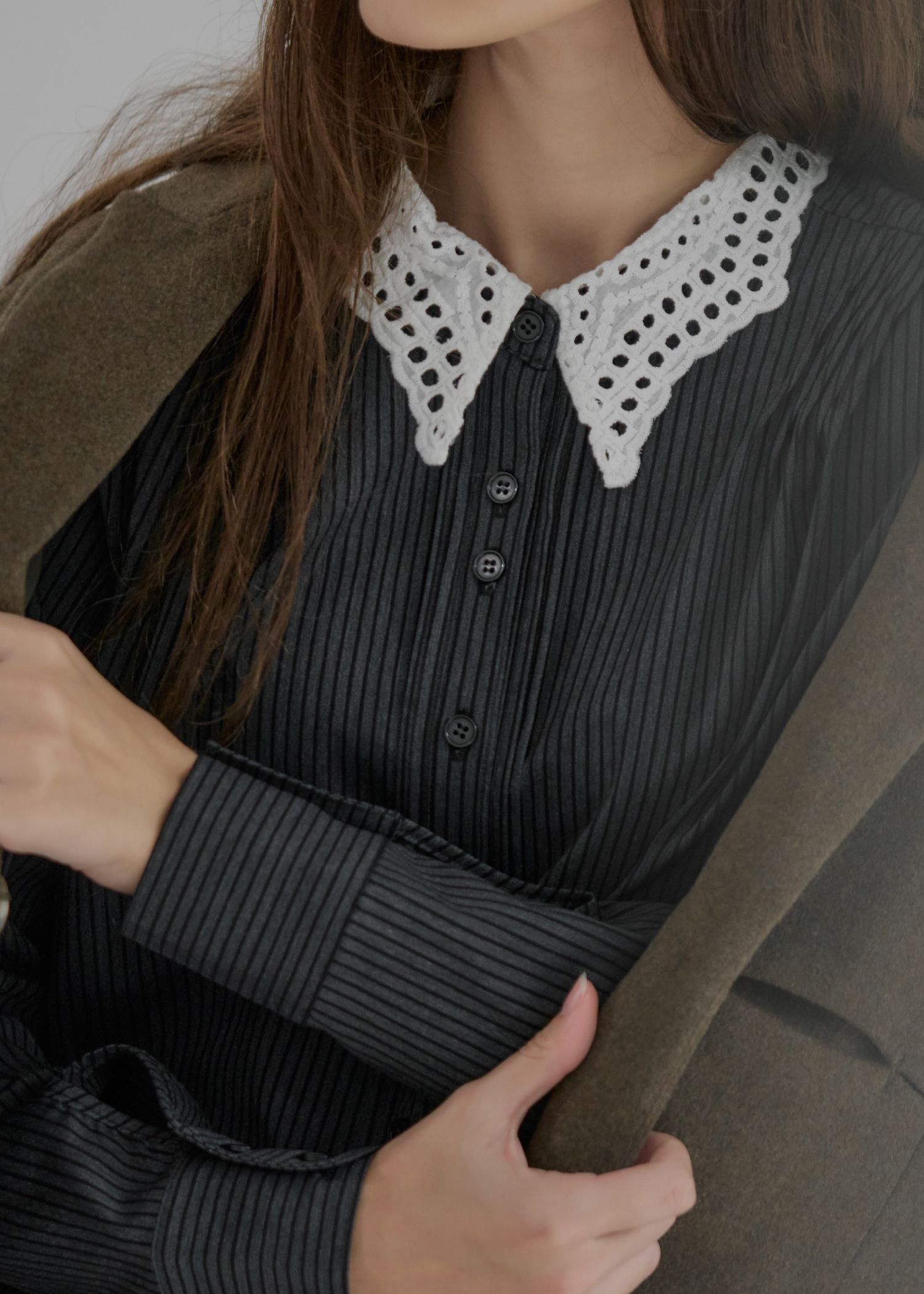 lace collar hem shoulder pintuck SH