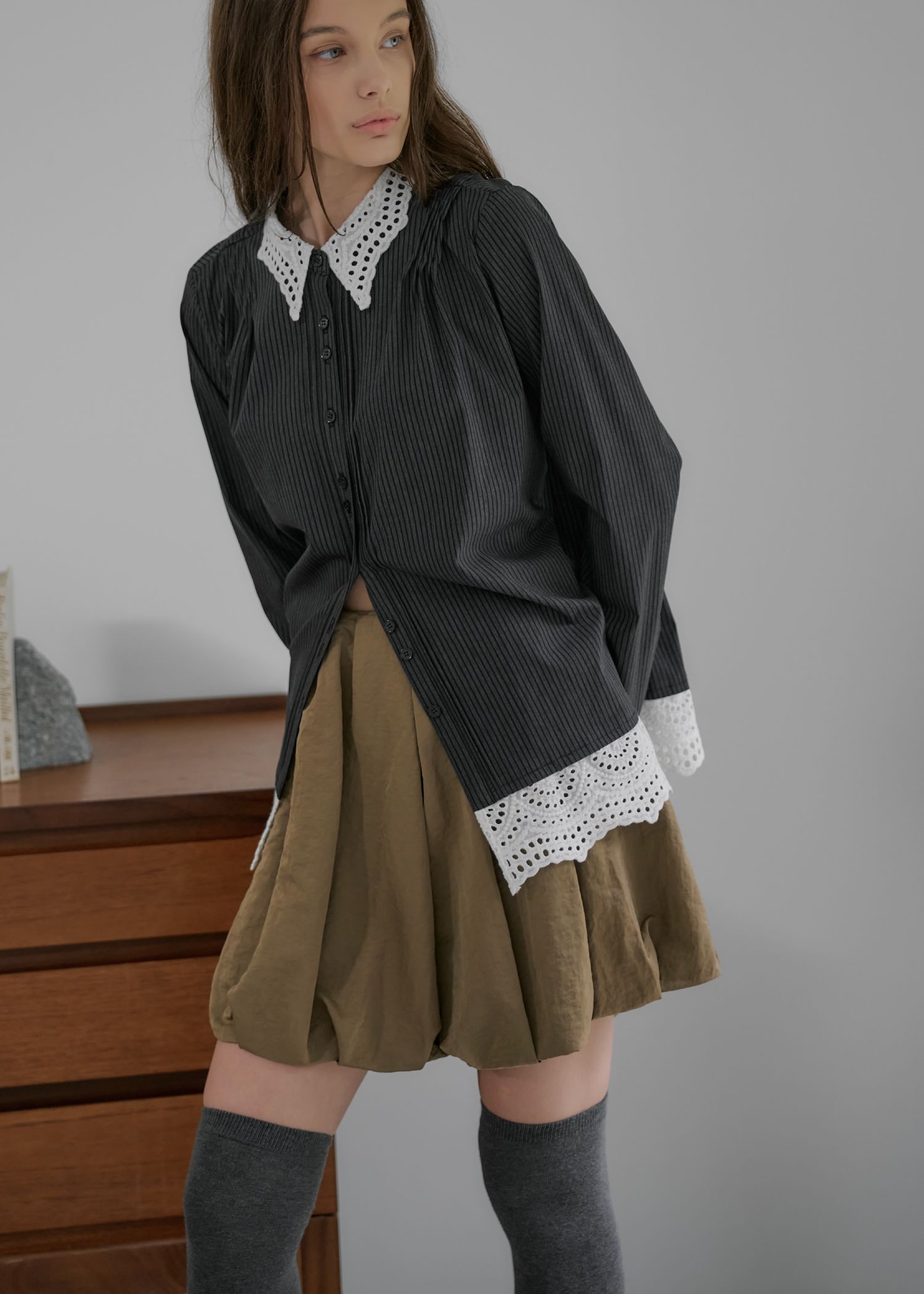 lace collar hem shoulder pintuck SH