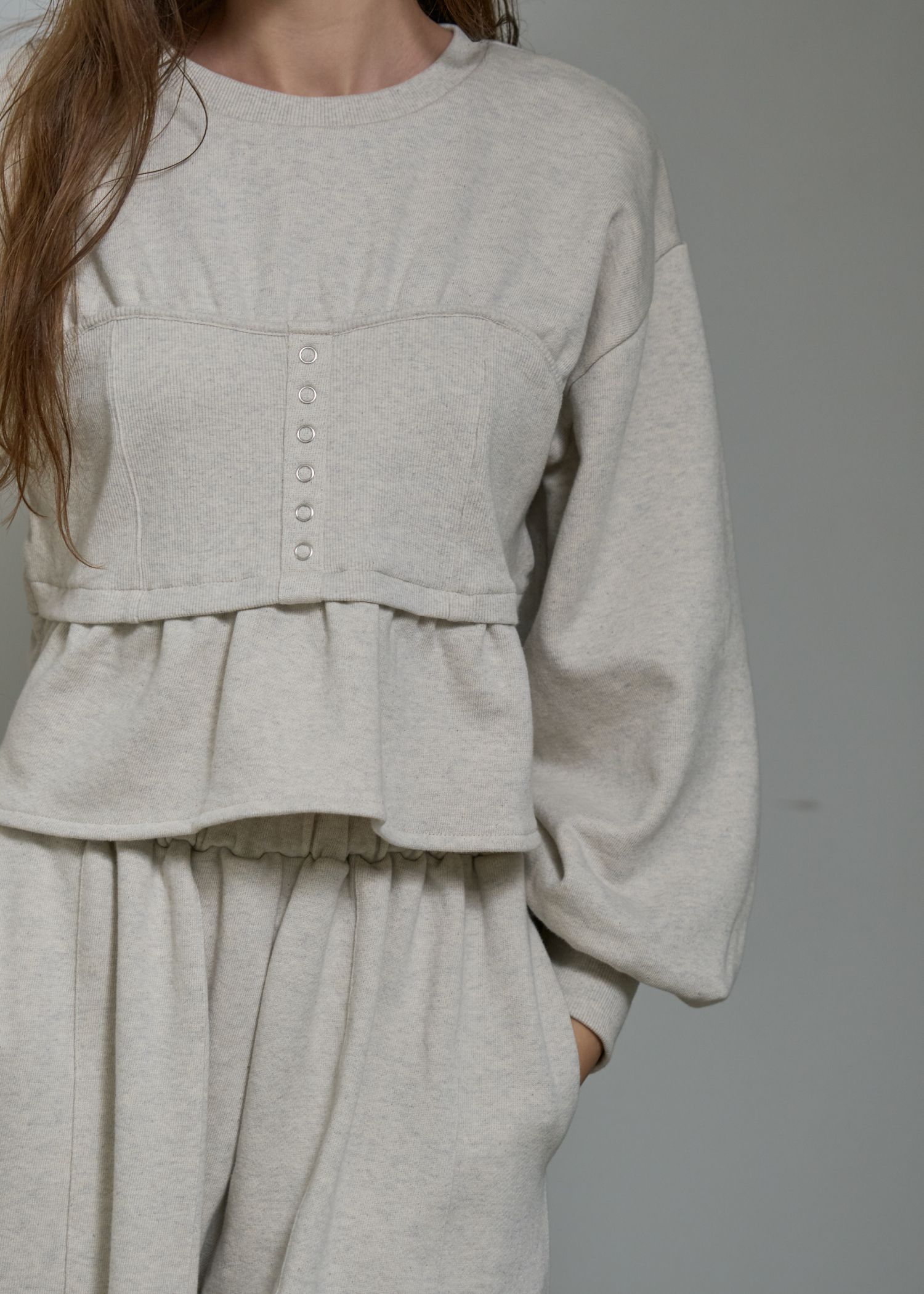 volume sleeve bustier docking  sweat