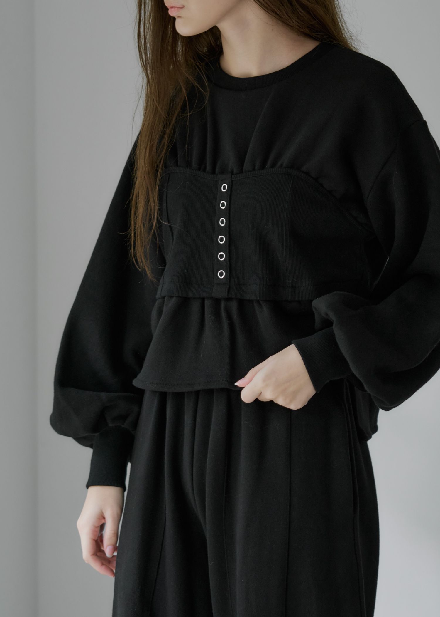 volume sleeve bustier docking  sweat