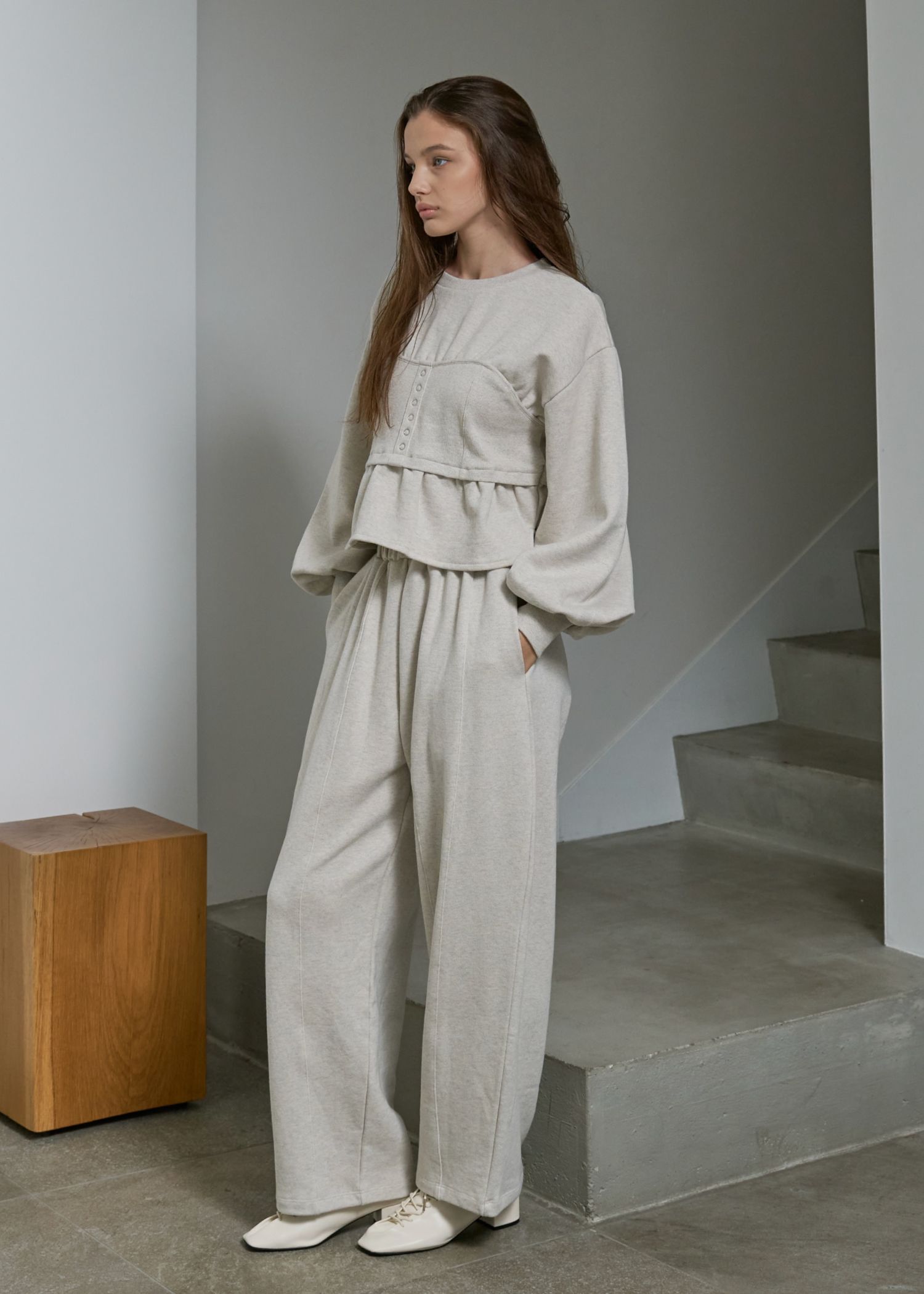 volume sleeve bustier docking  sweat