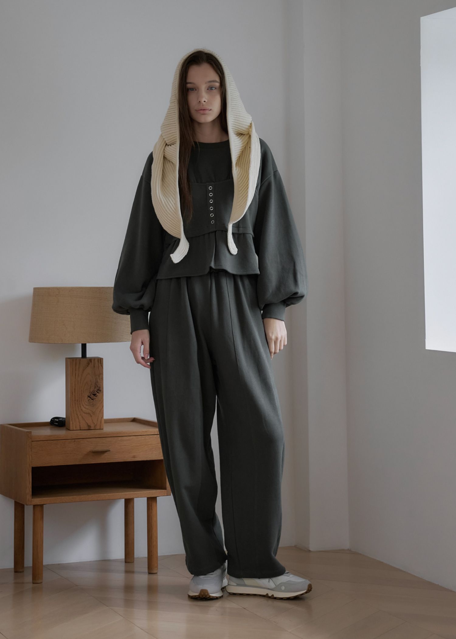 volume sleeve bustier docking  sweat