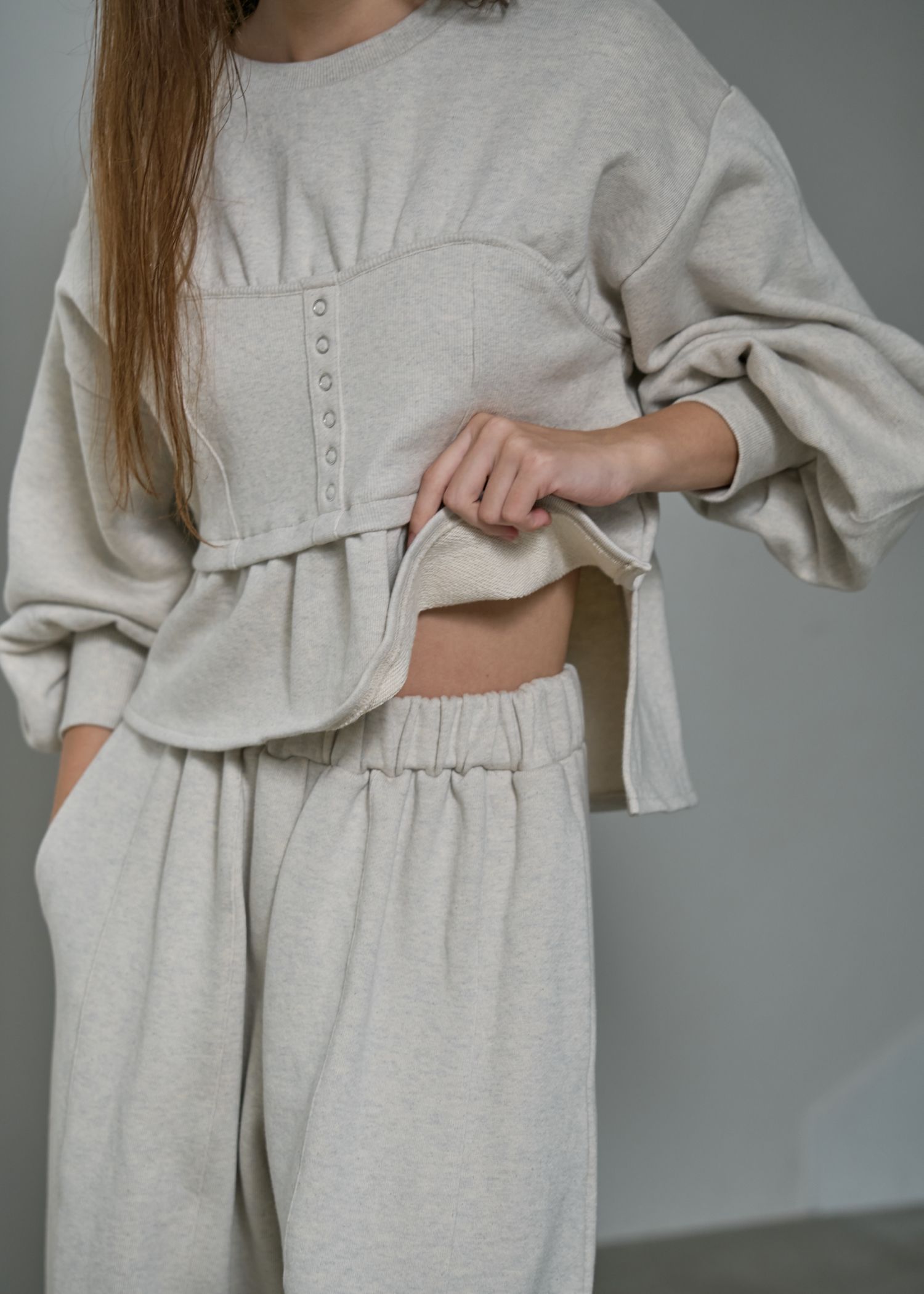 volume sleeve bustier docking  sweat