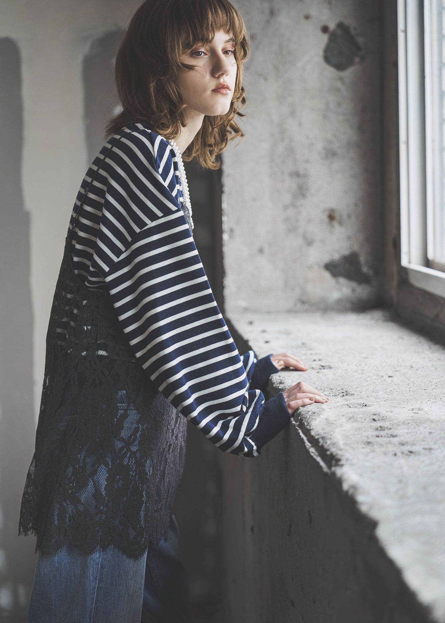 border logo print cropped sweat tops