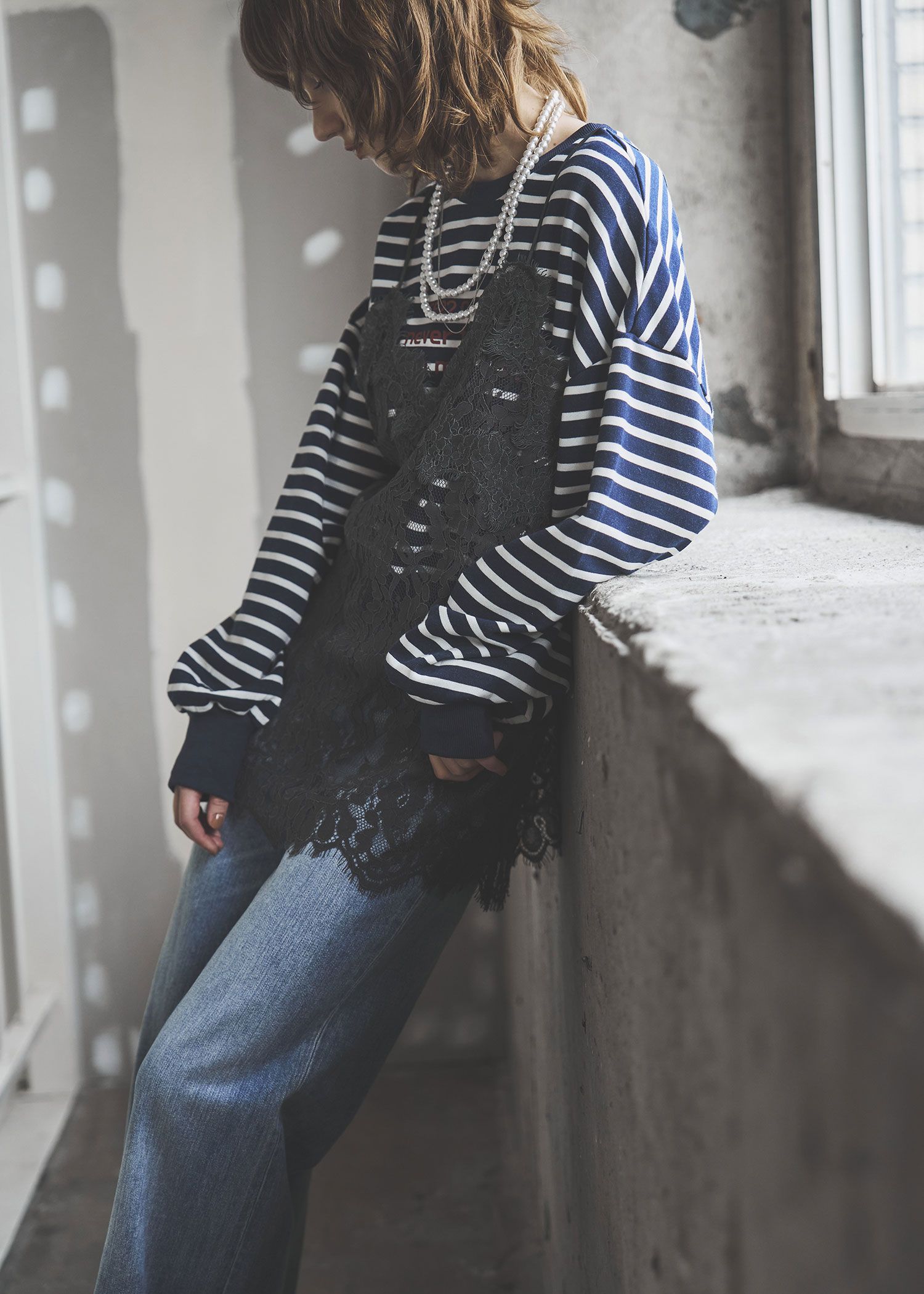 border logo print cropped sweat tops