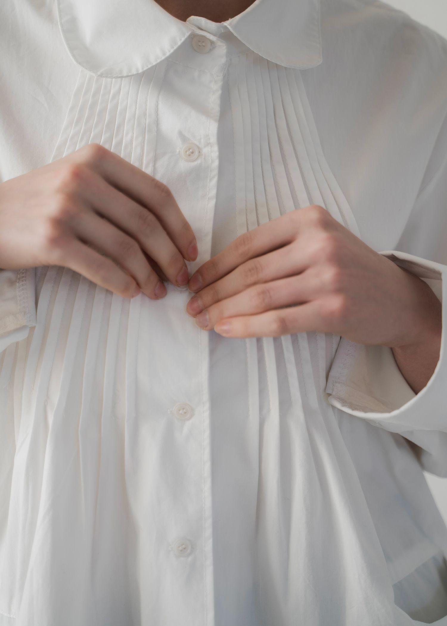 radial pintuck pocket round collar shirt BL