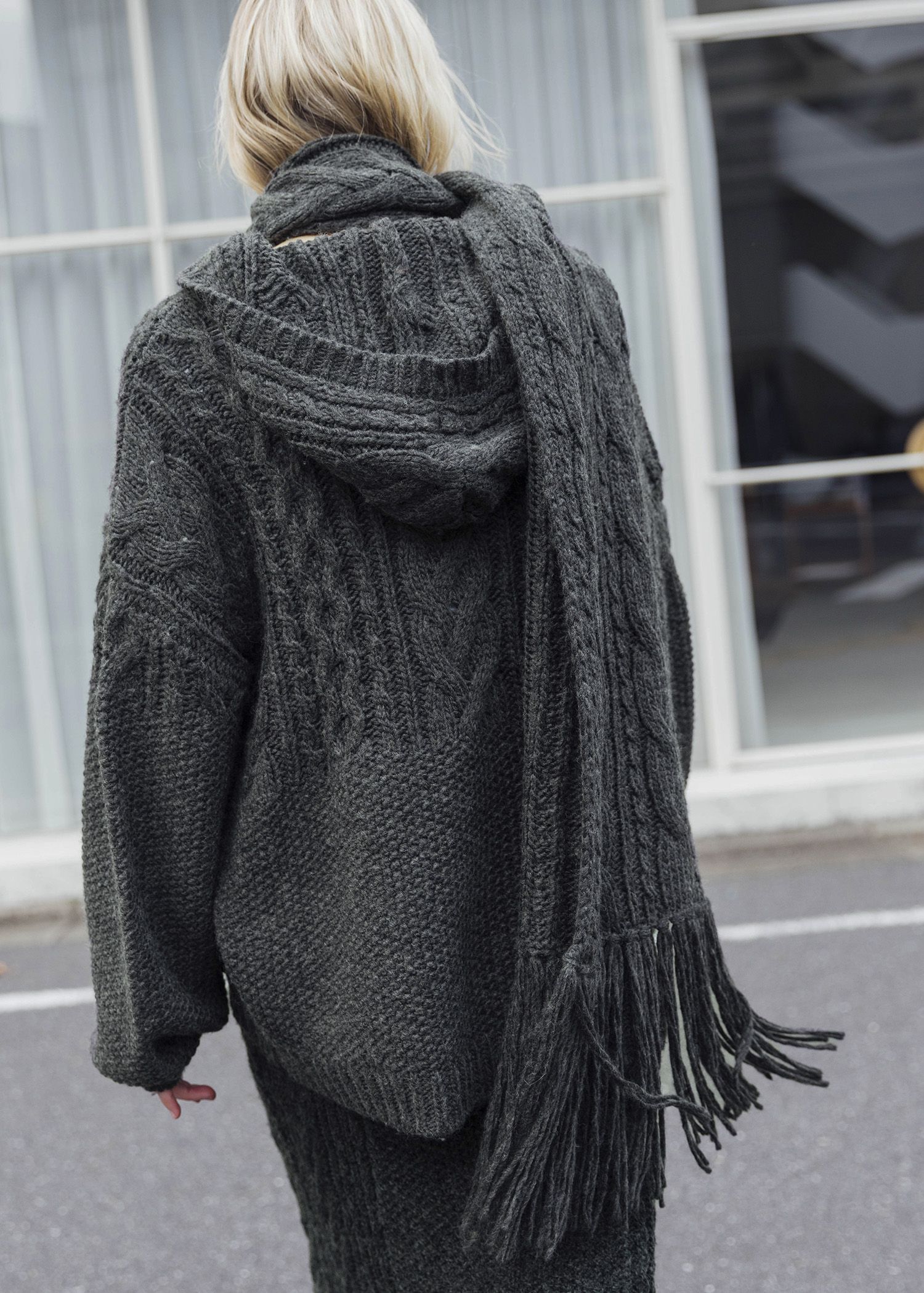 coarse knit cable fringe muffler