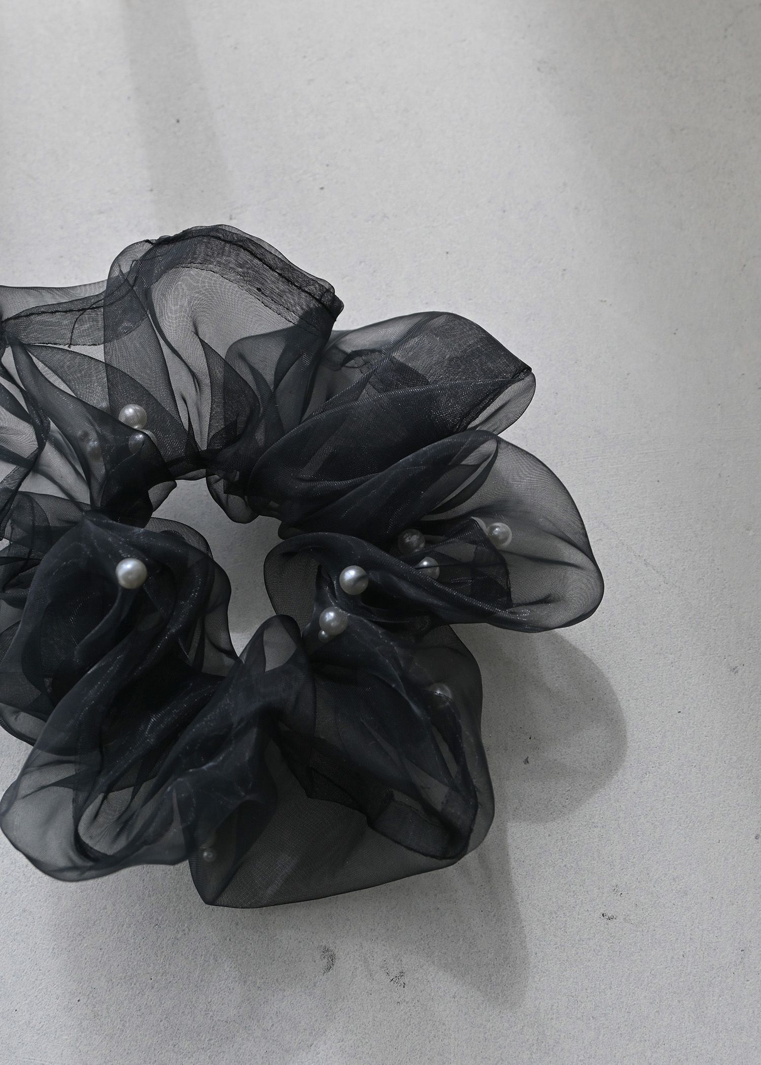 move pearl into organdy chouchou