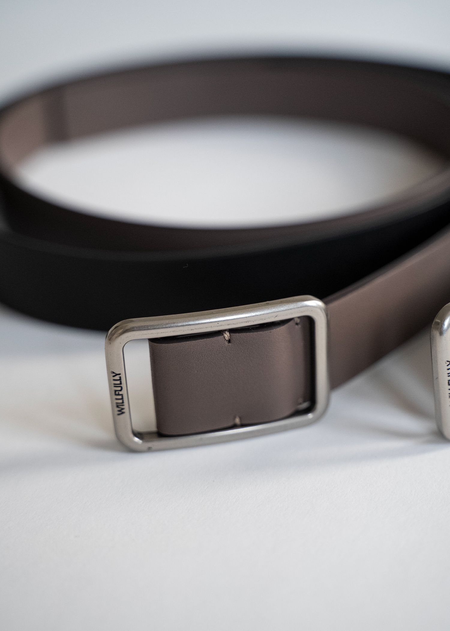 rectangle buckle holeless leather belt