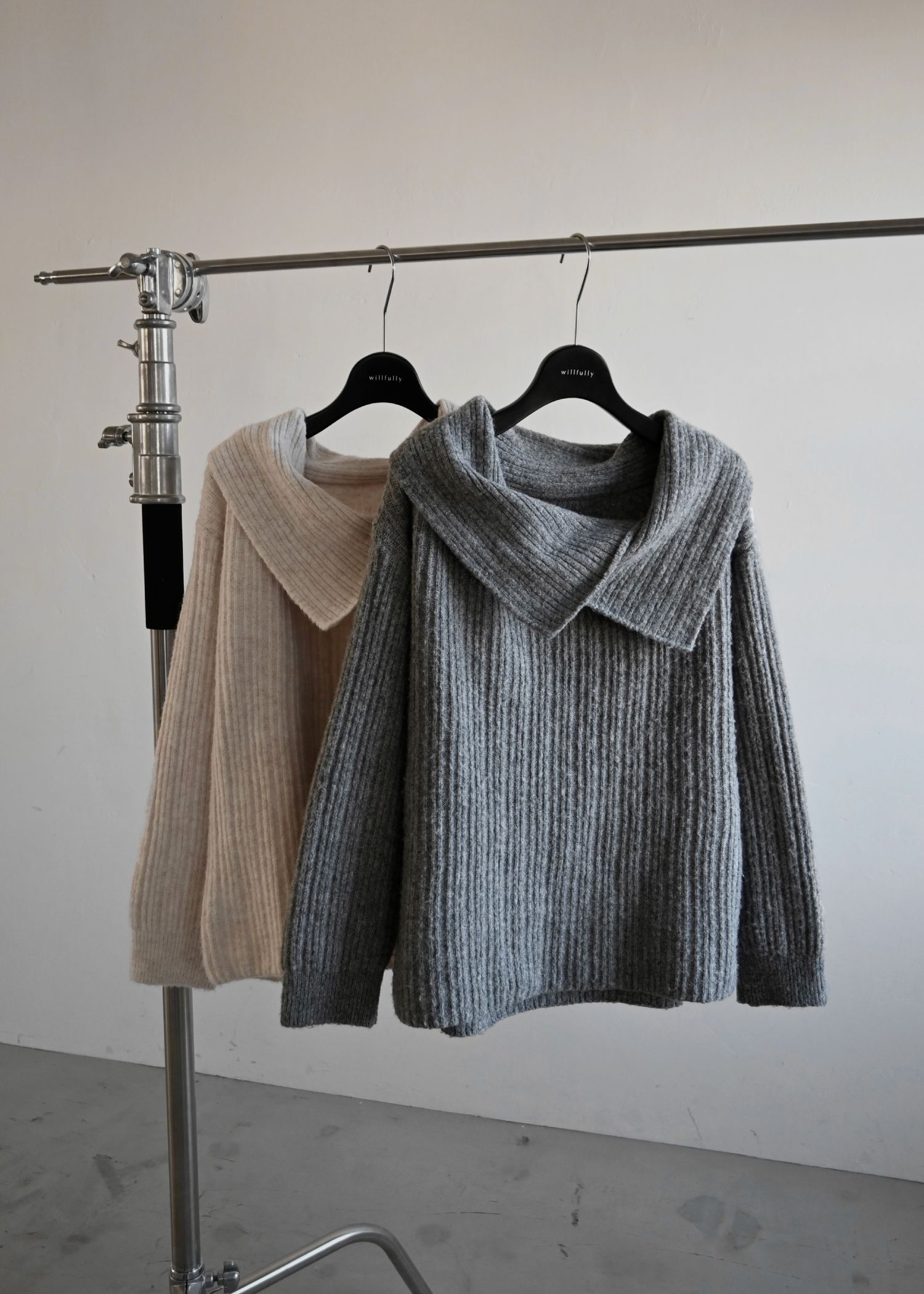 petal collar off shoulder knit