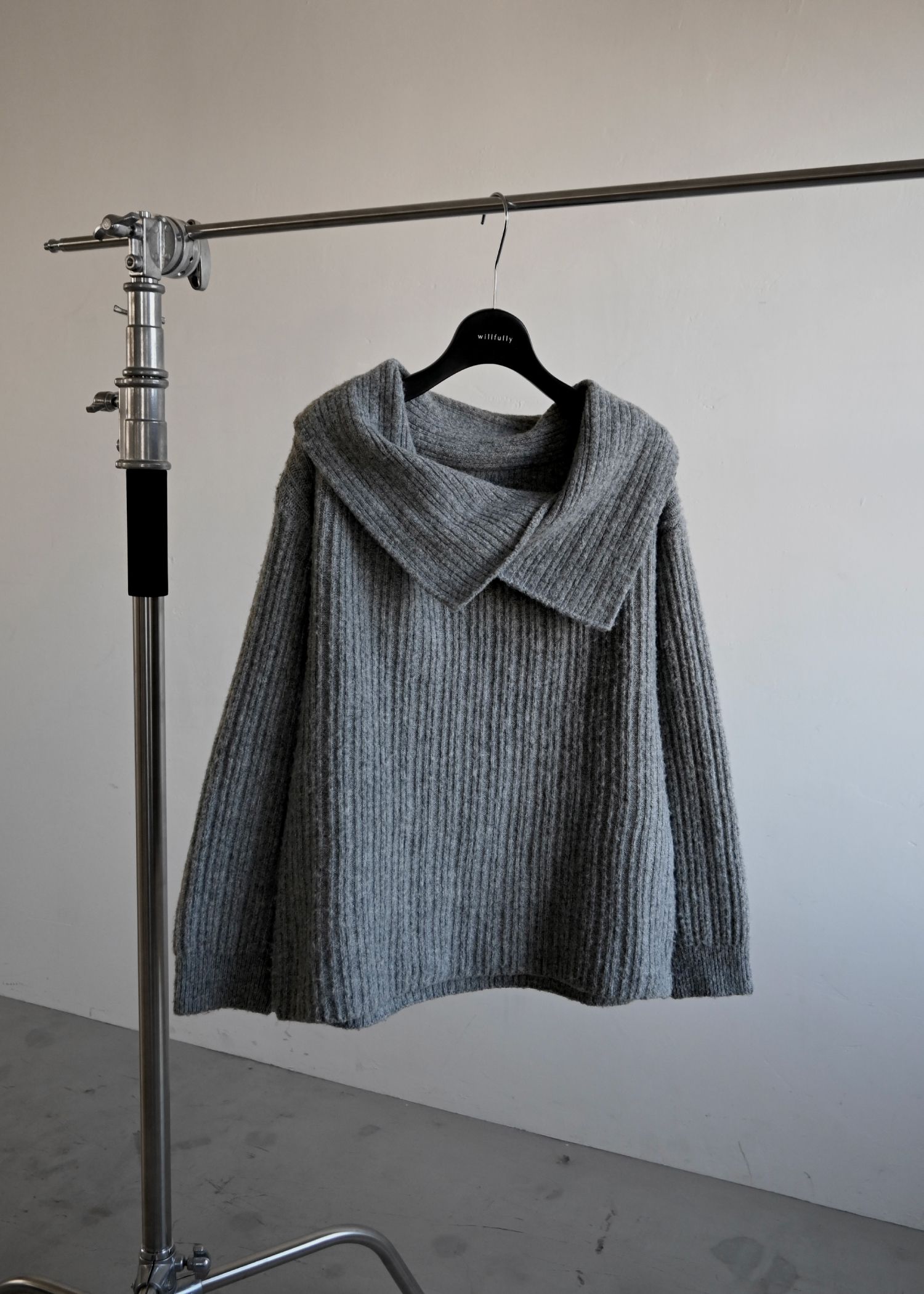 petal collar off shoulder knit