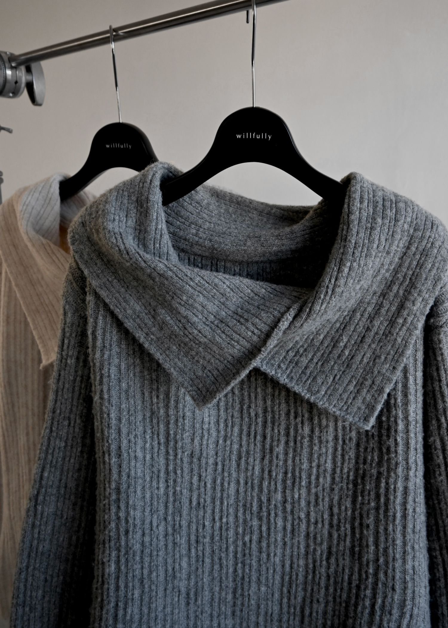 petal collar off shoulder knit