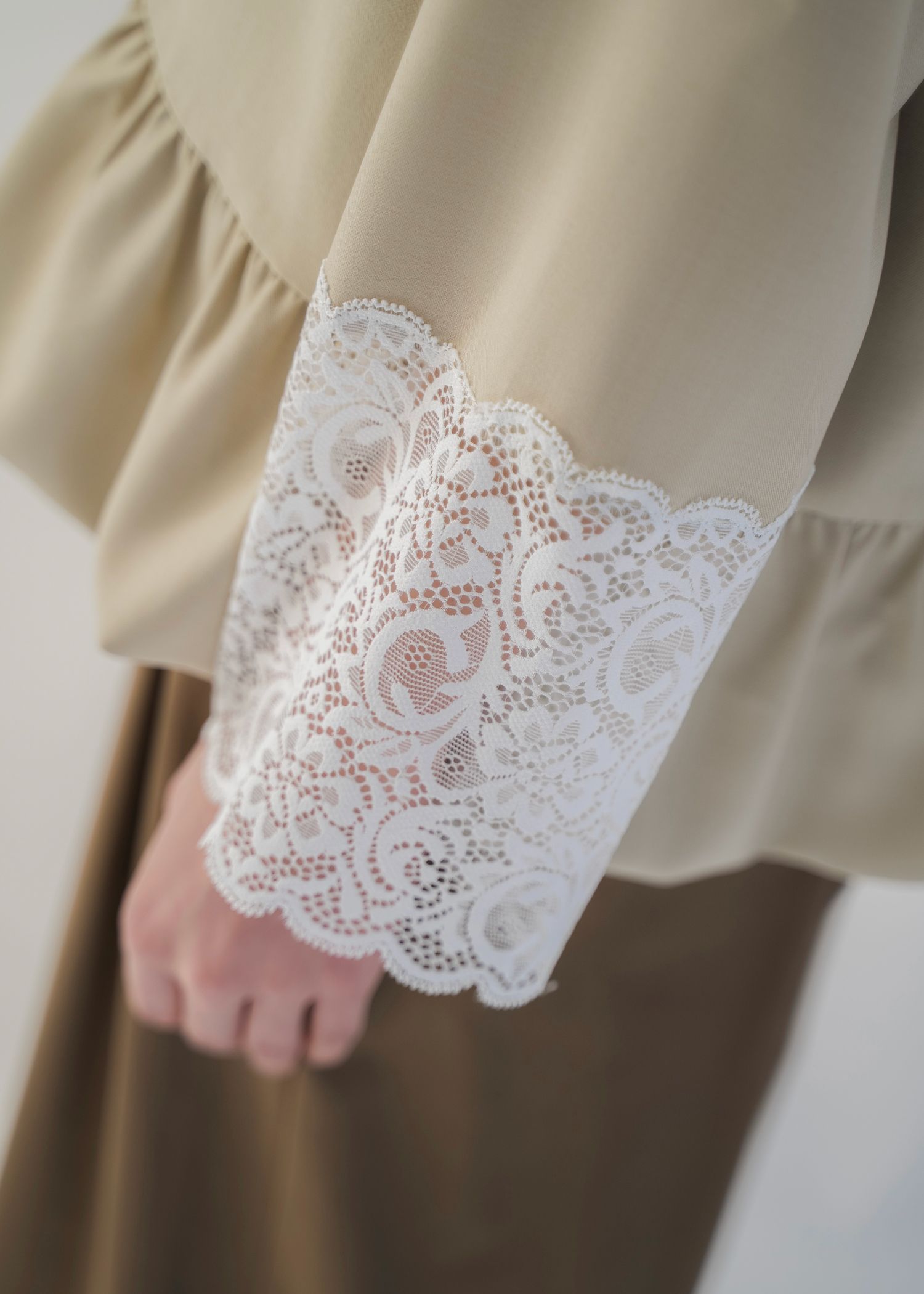 cuffs lace hem balloon frill JK