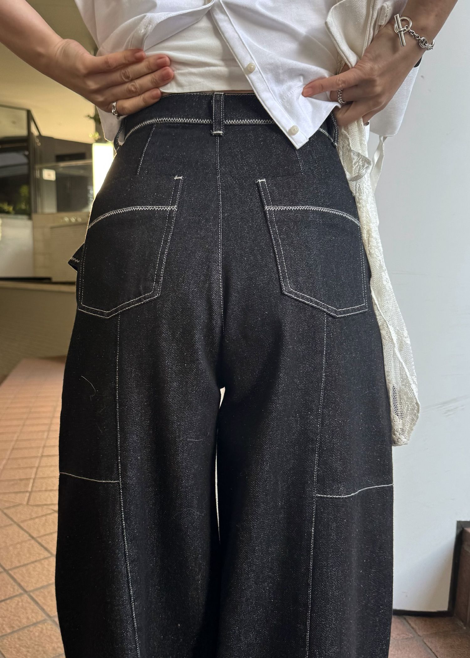 frill pocket center seam bi color stitch denim