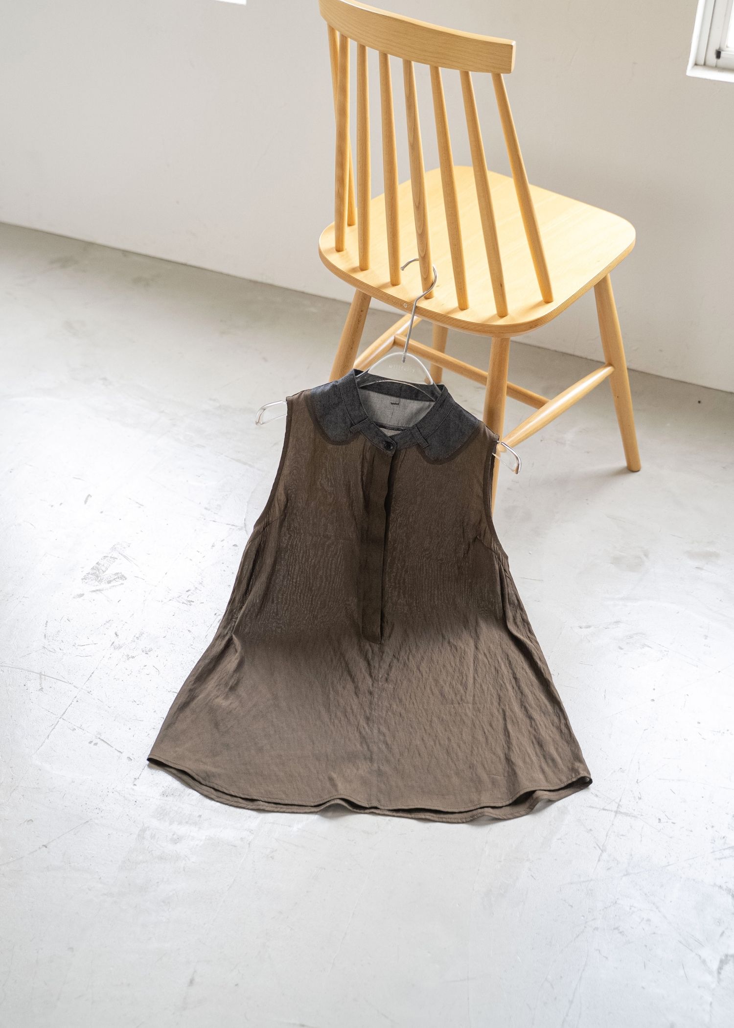 no sleeve color scheme collar shirt