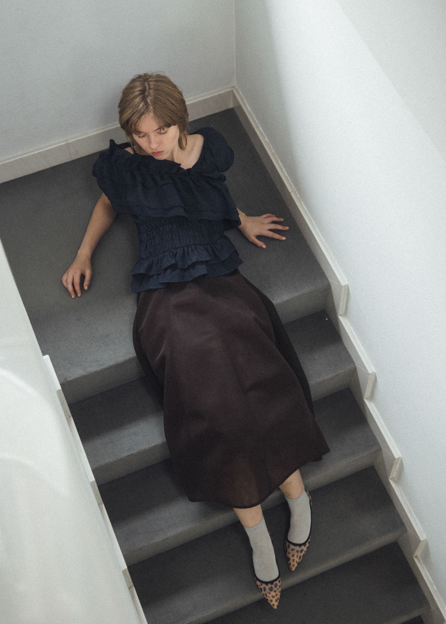 asymmetry tiered frill sheer shirring BL