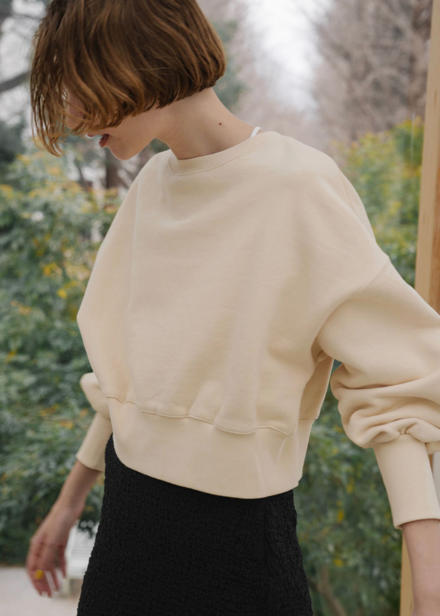 ring button short cropped sweat