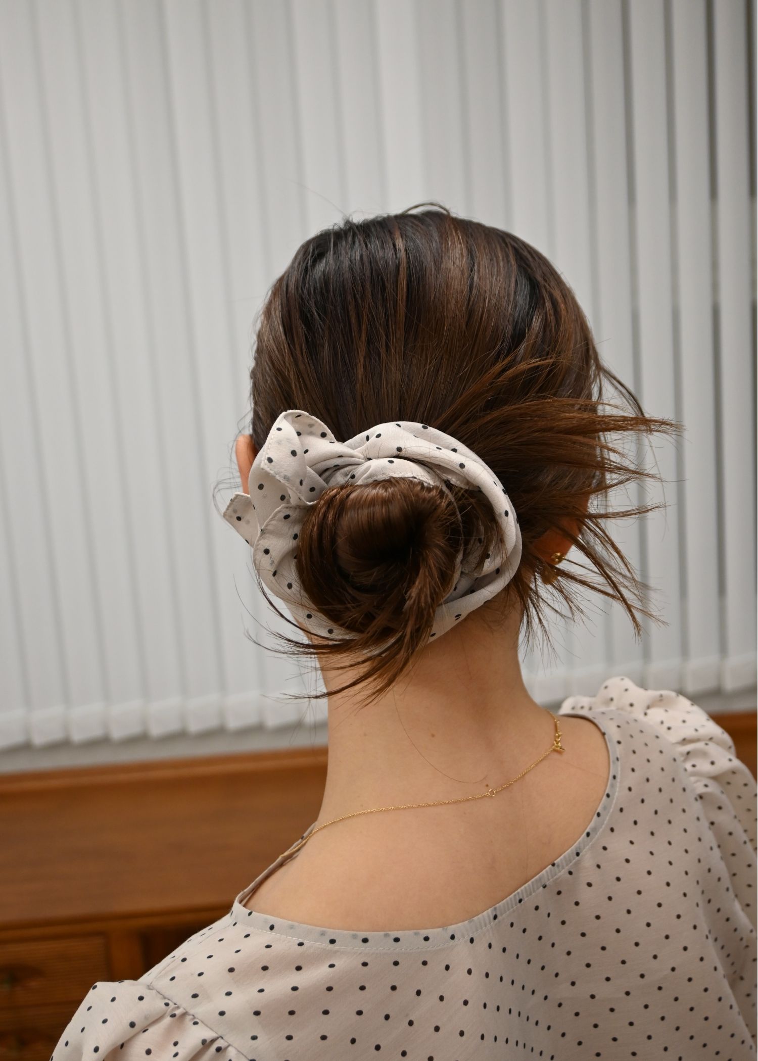 volume sleeve dot scrunchie BL