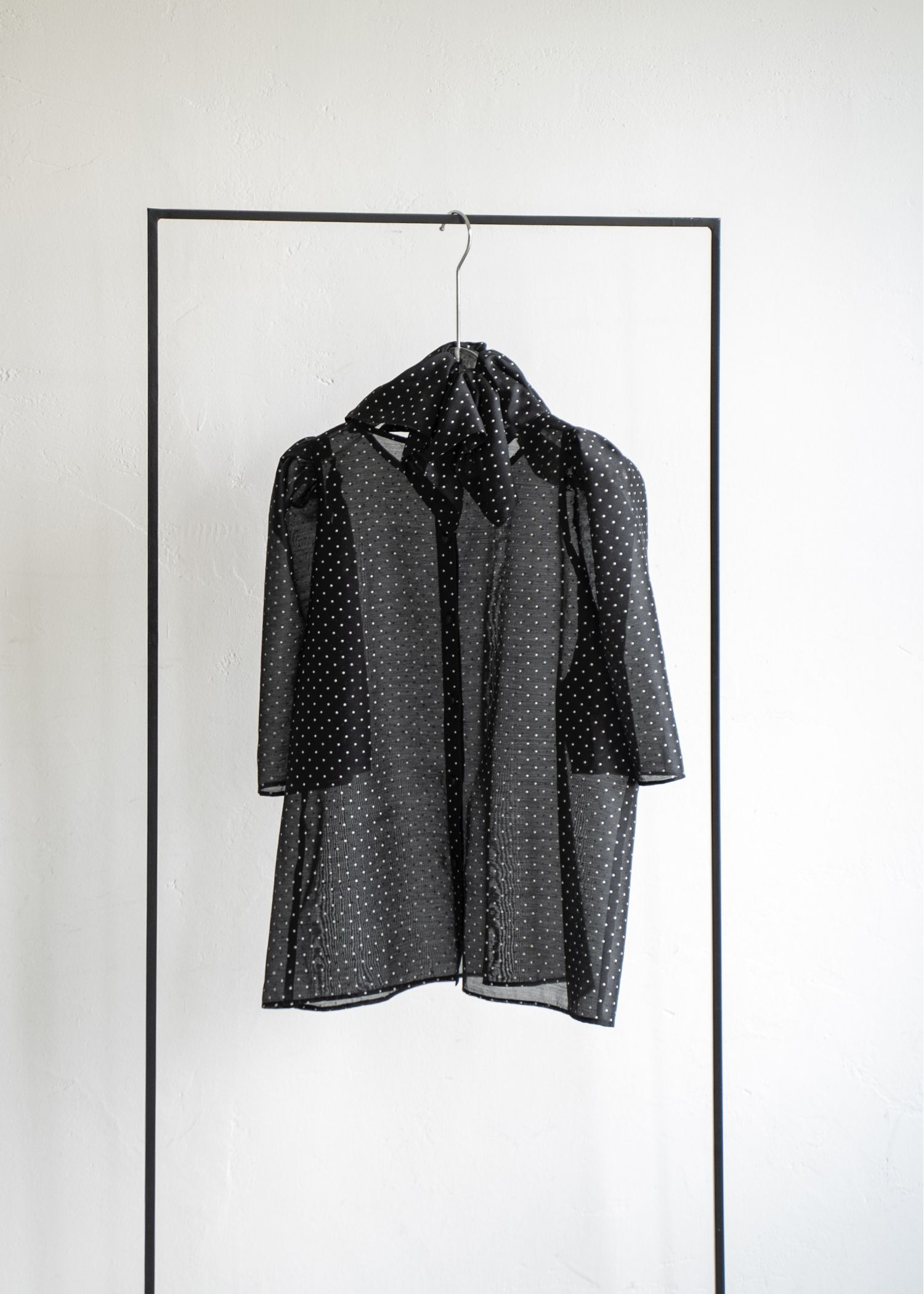 volume sleeve dot scrunchie BL