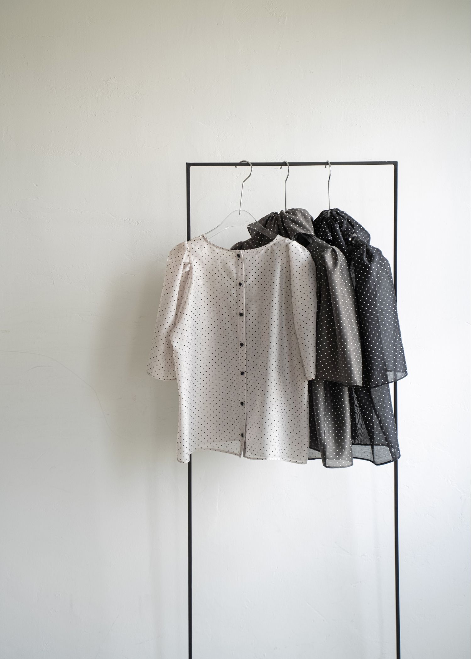 volume sleeve dot scrunchie BL